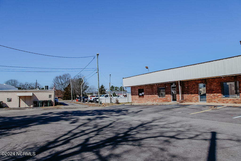 1700 N Sandhills Boulevard Property Photo 3