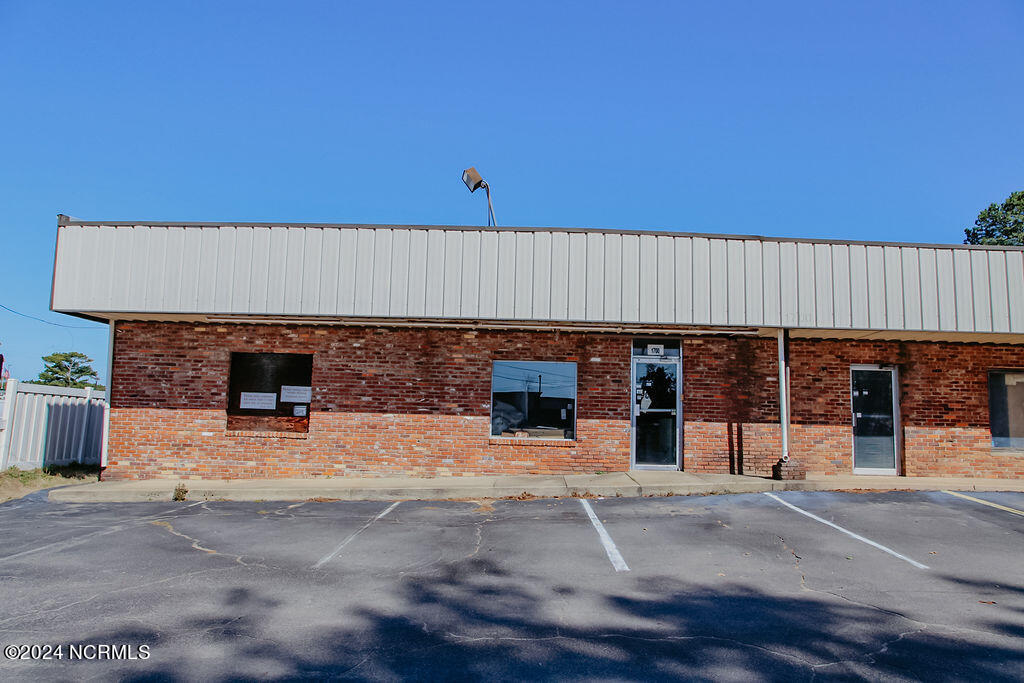 1700 N Sandhills Boulevard Property Photo 4