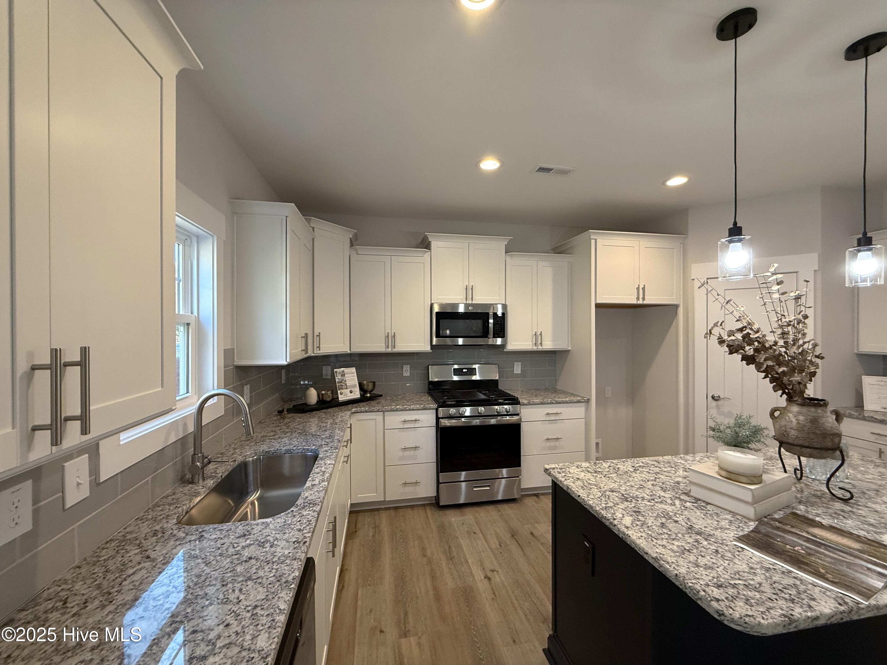 169 Rough Ridge Trail Property Photo 15