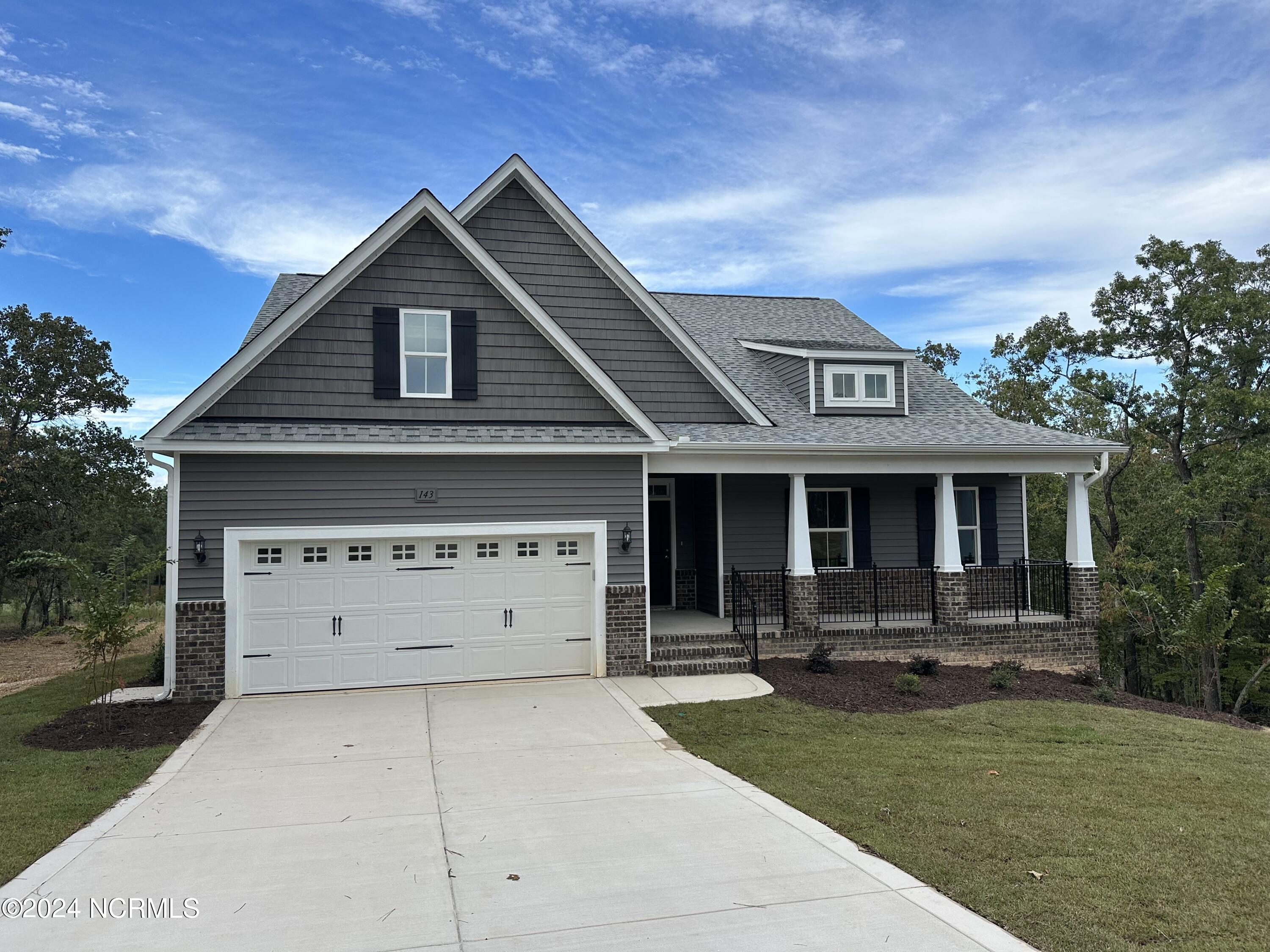 143 Courtland Circle Property Photo 1