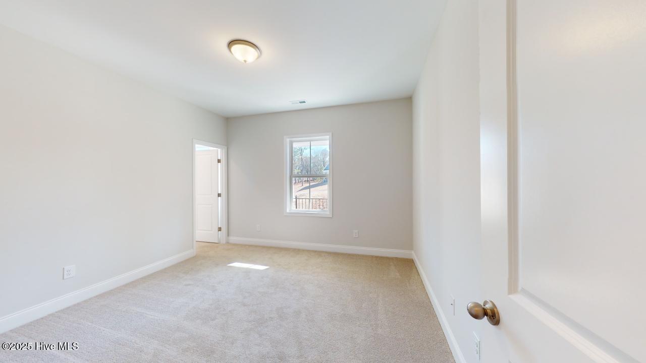 143 Courtland Circle Property Photo 16