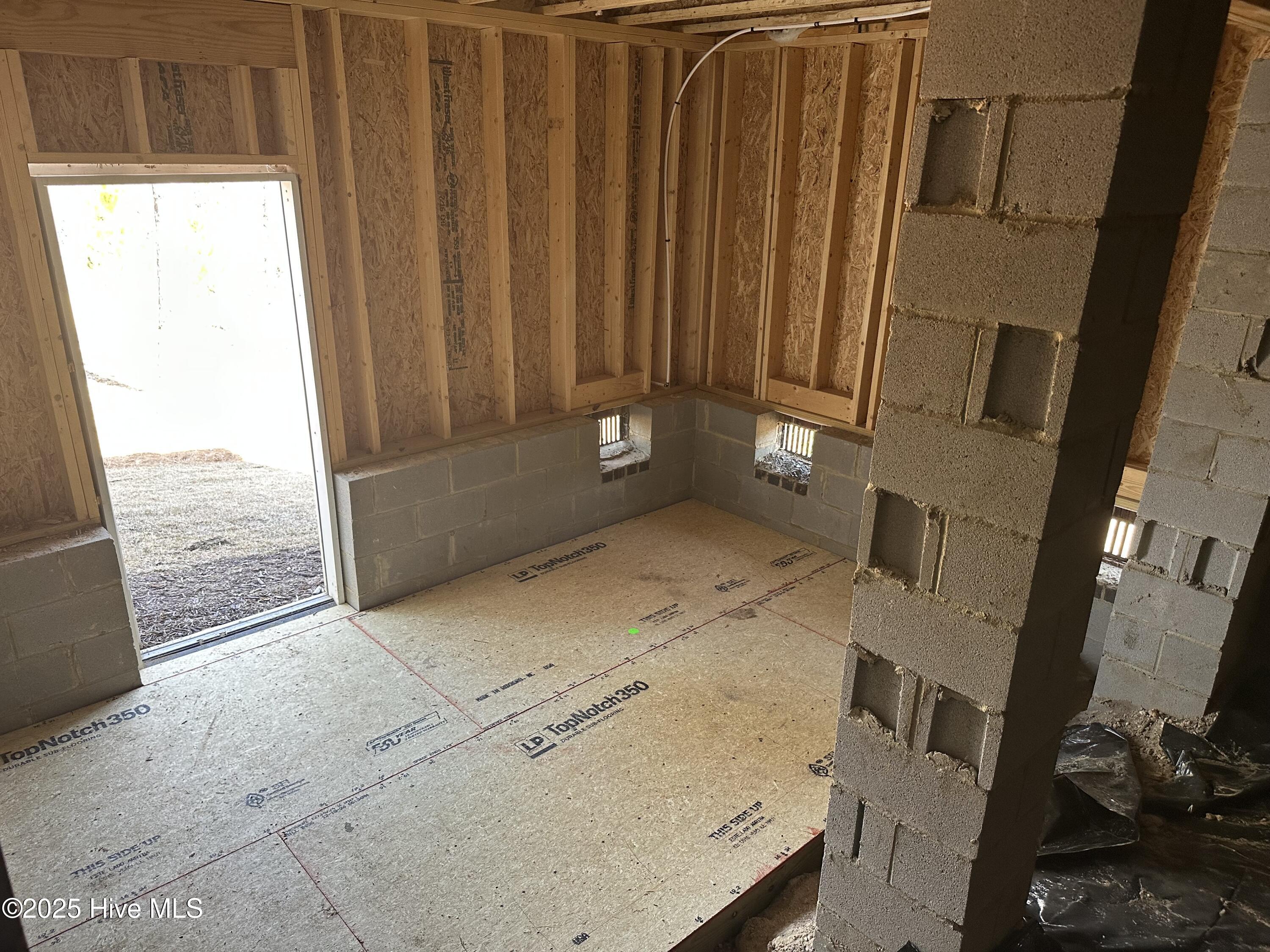 143 Courtland Circle Property Photo 36