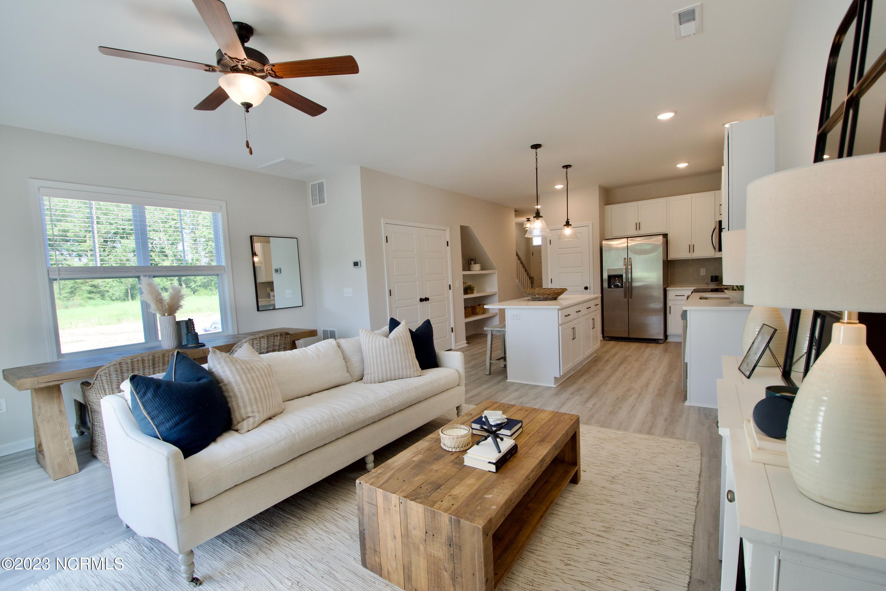 1571 Dusk Cove Property Photo 8