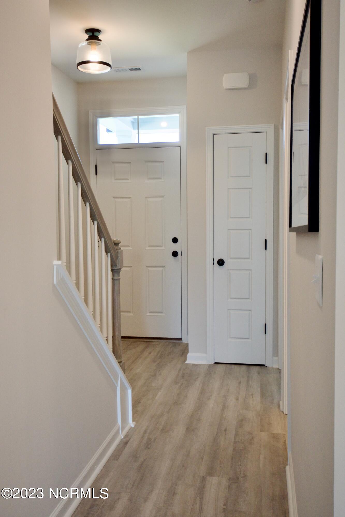 1571 Dusk Cove Property Photo 19