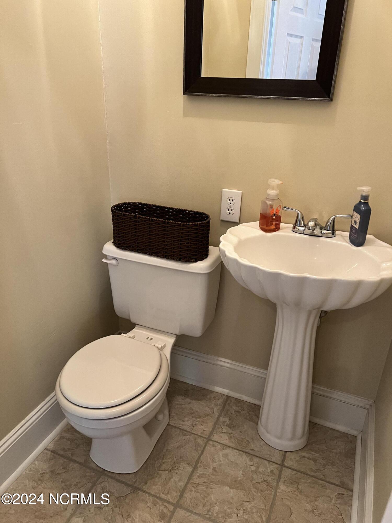 2710 Fairfax Road Property Photo 17