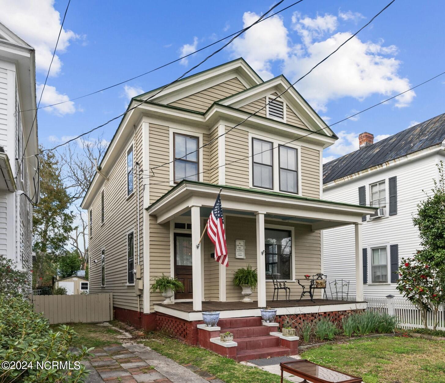 404 Avenue A Property Photo 1