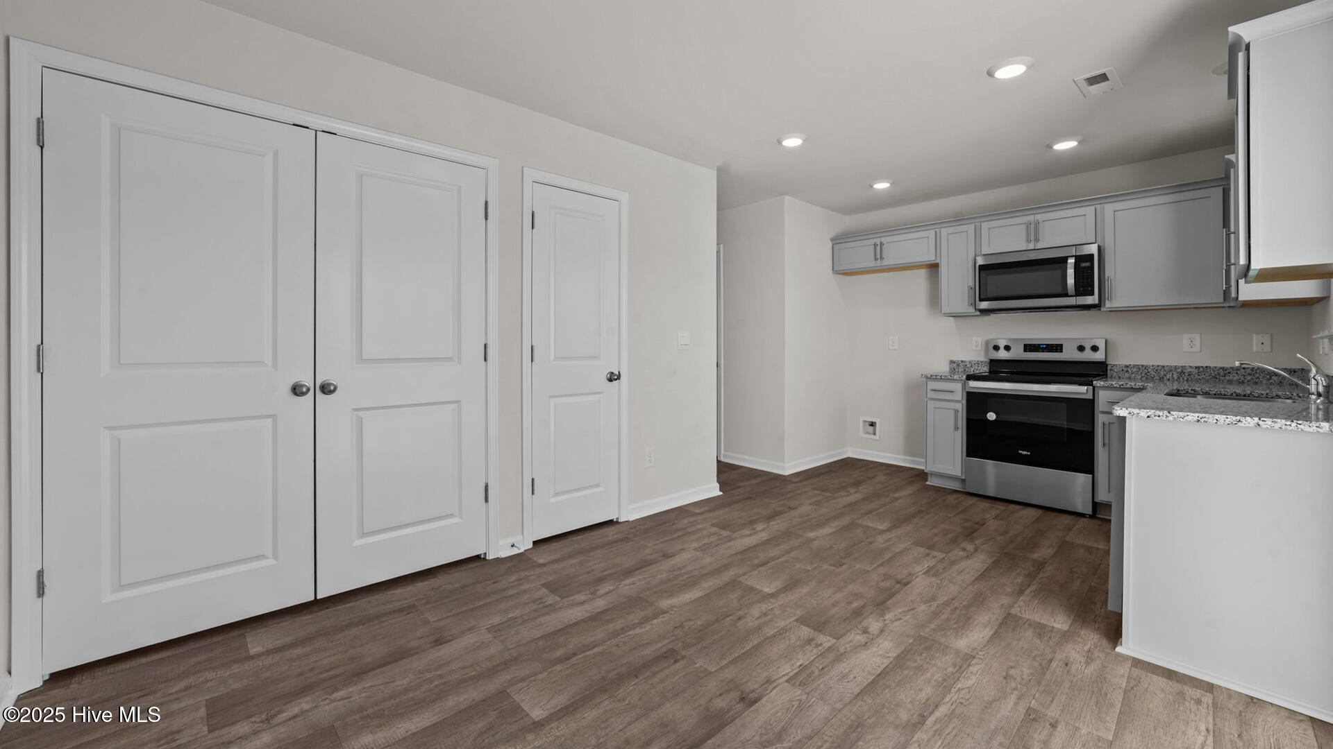 4119 Laurel Ridge Drive B Property Photo 12