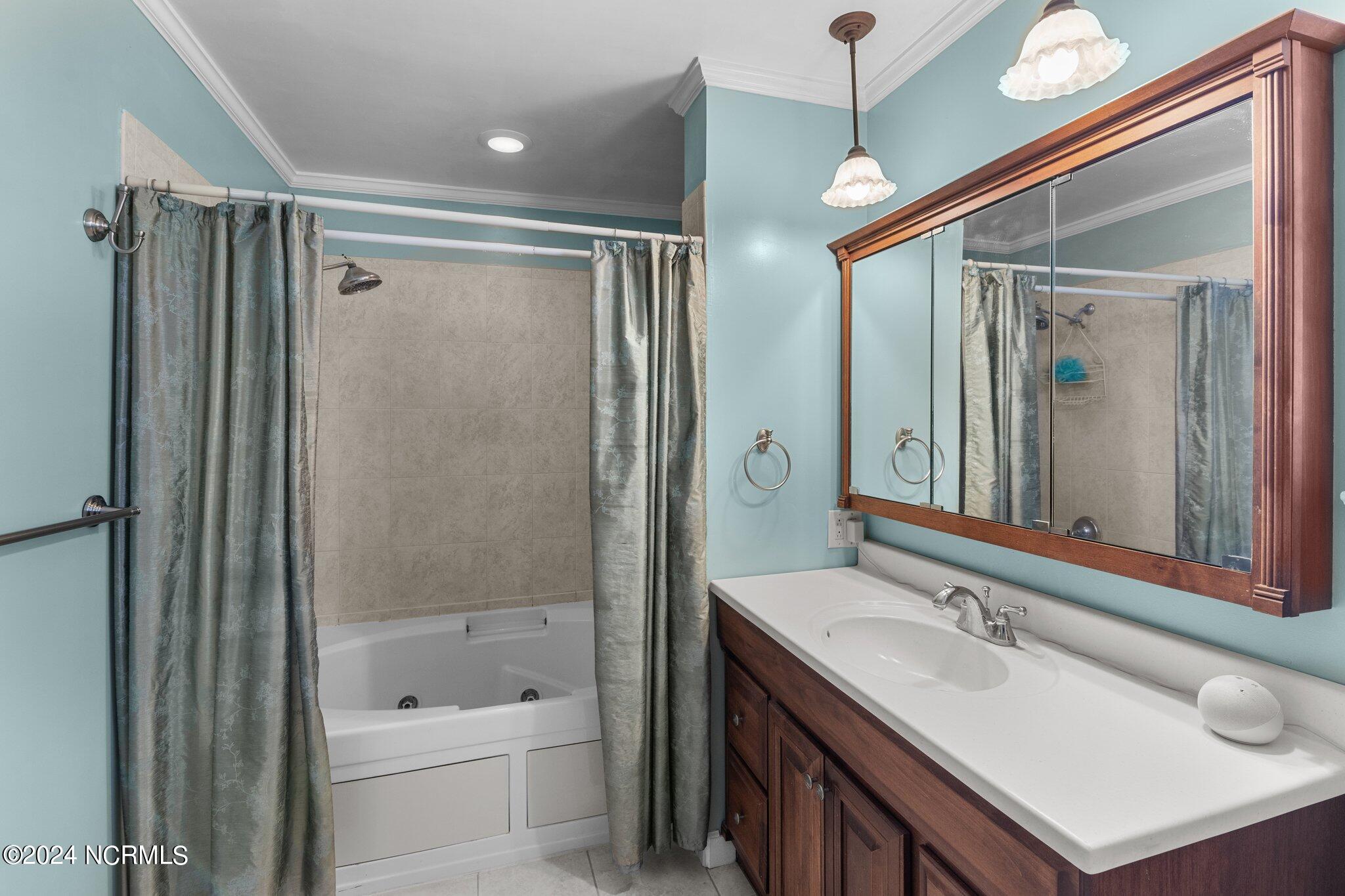 608 College Street Property Photo 14