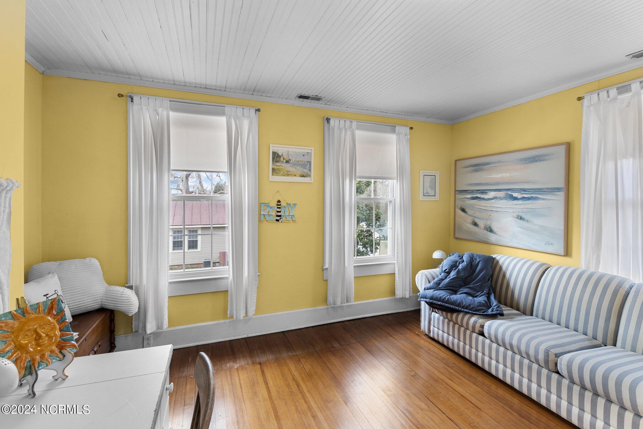 608 College Street Property Photo 15
