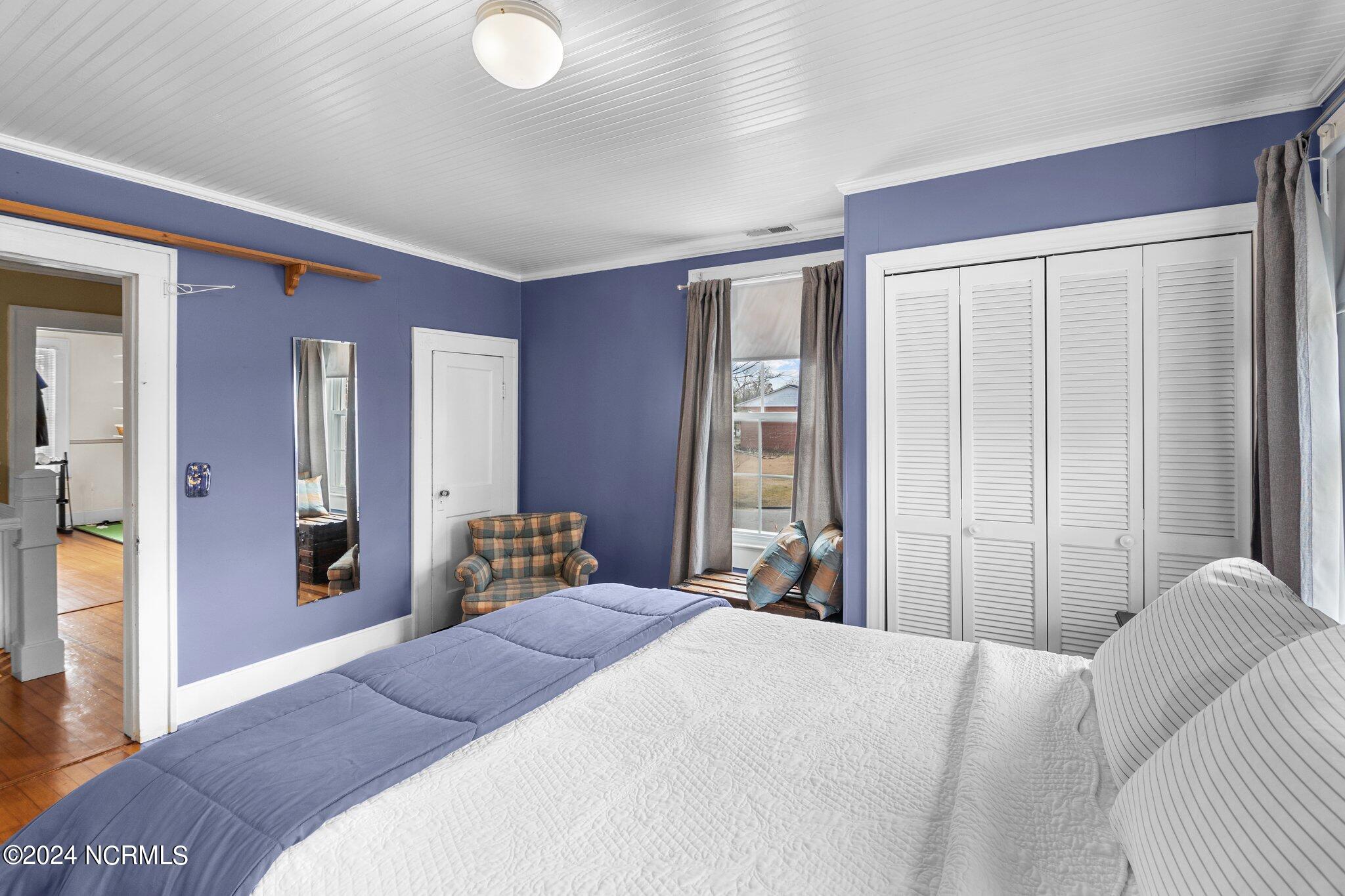 608 College Street Property Photo 18