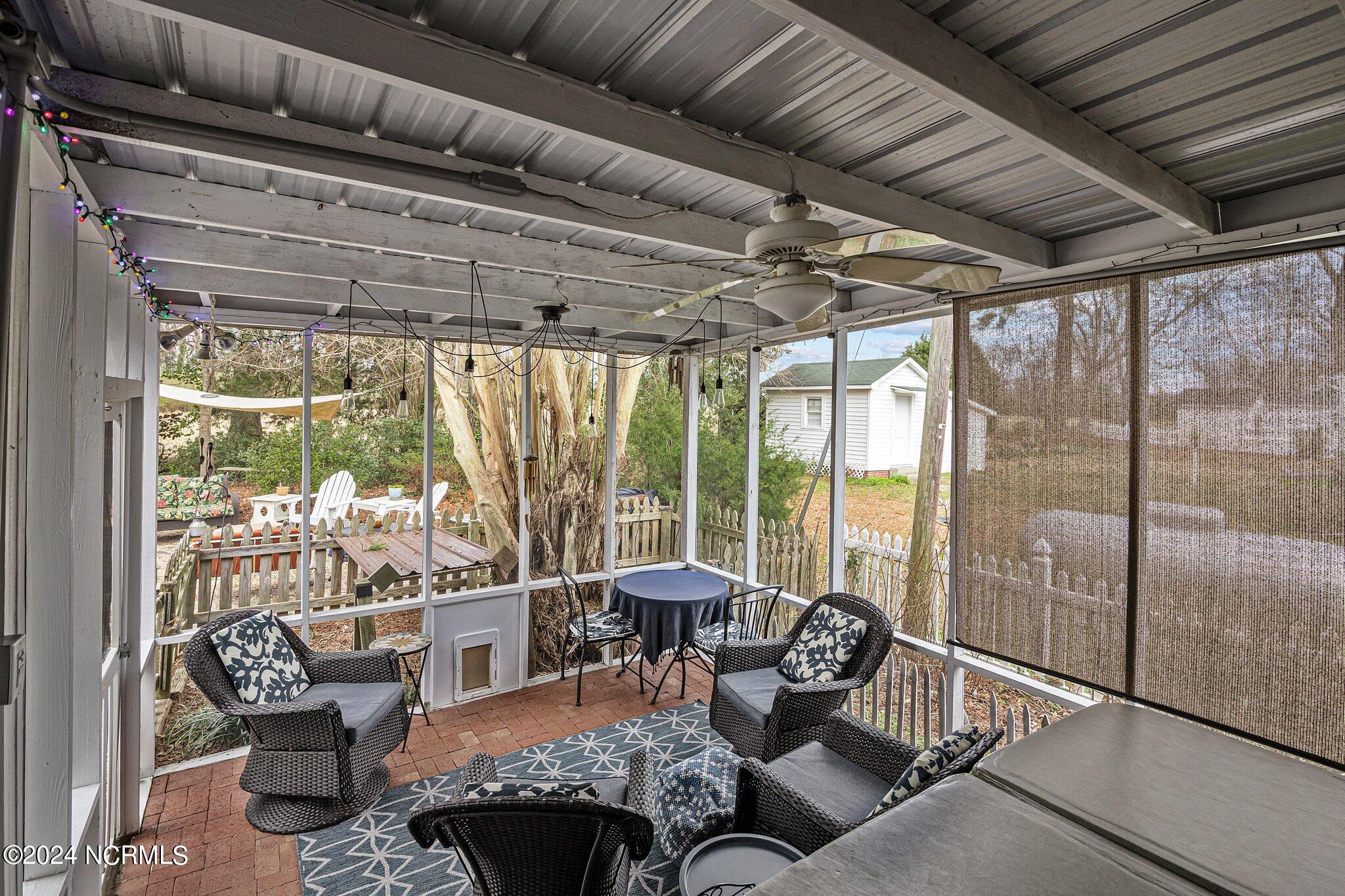 608 College Street Property Photo 26