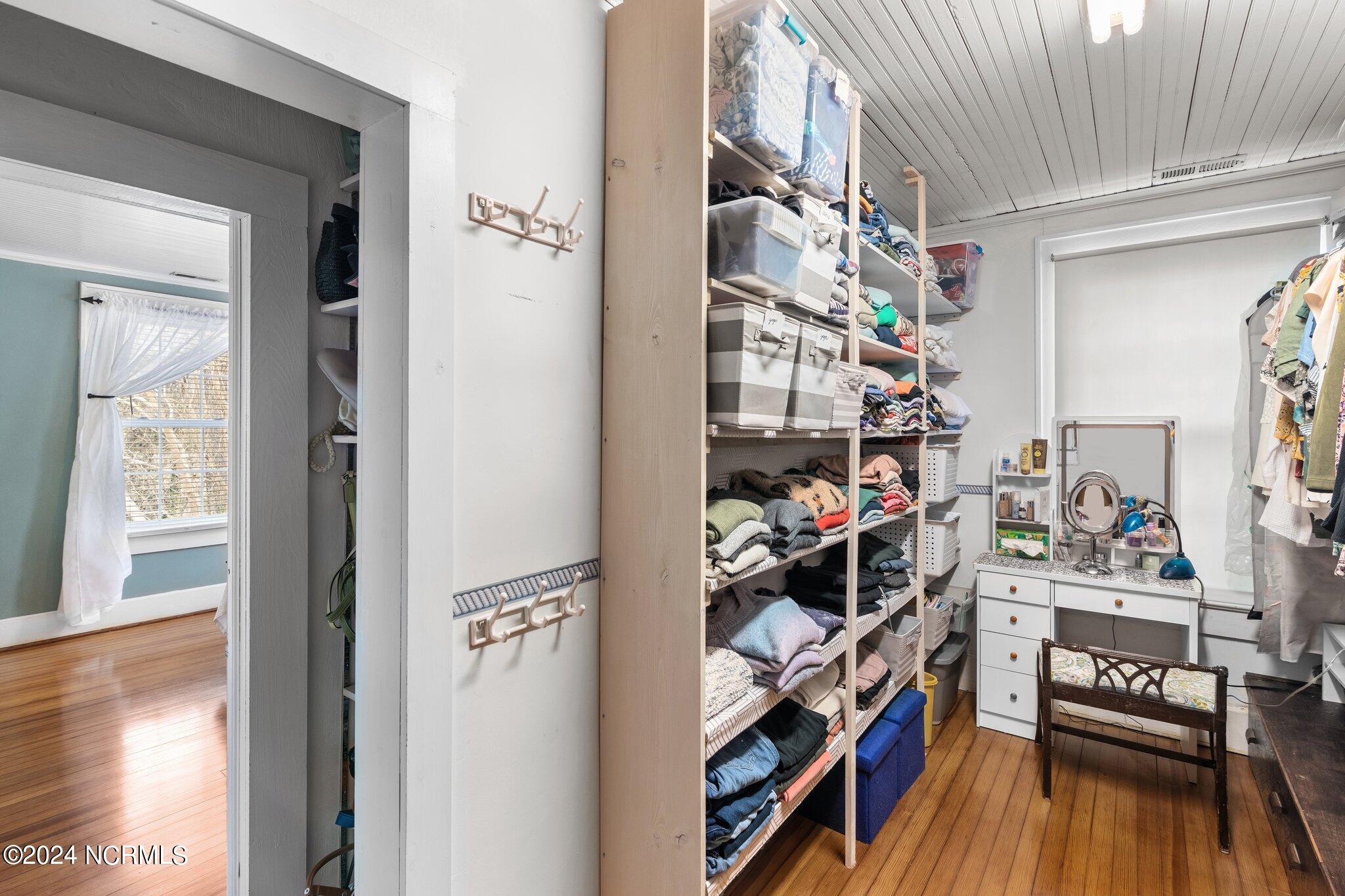 608 College Street Property Photo 28