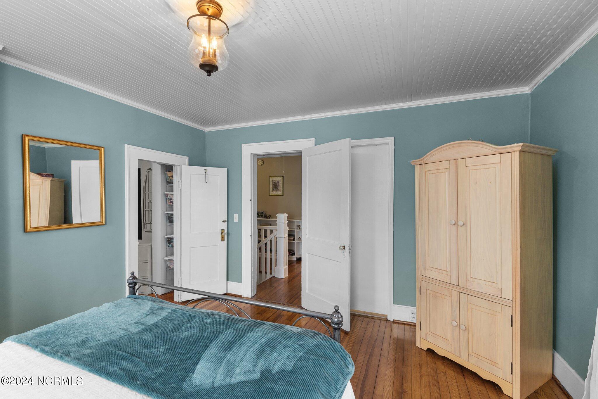 608 College Street Property Photo 30