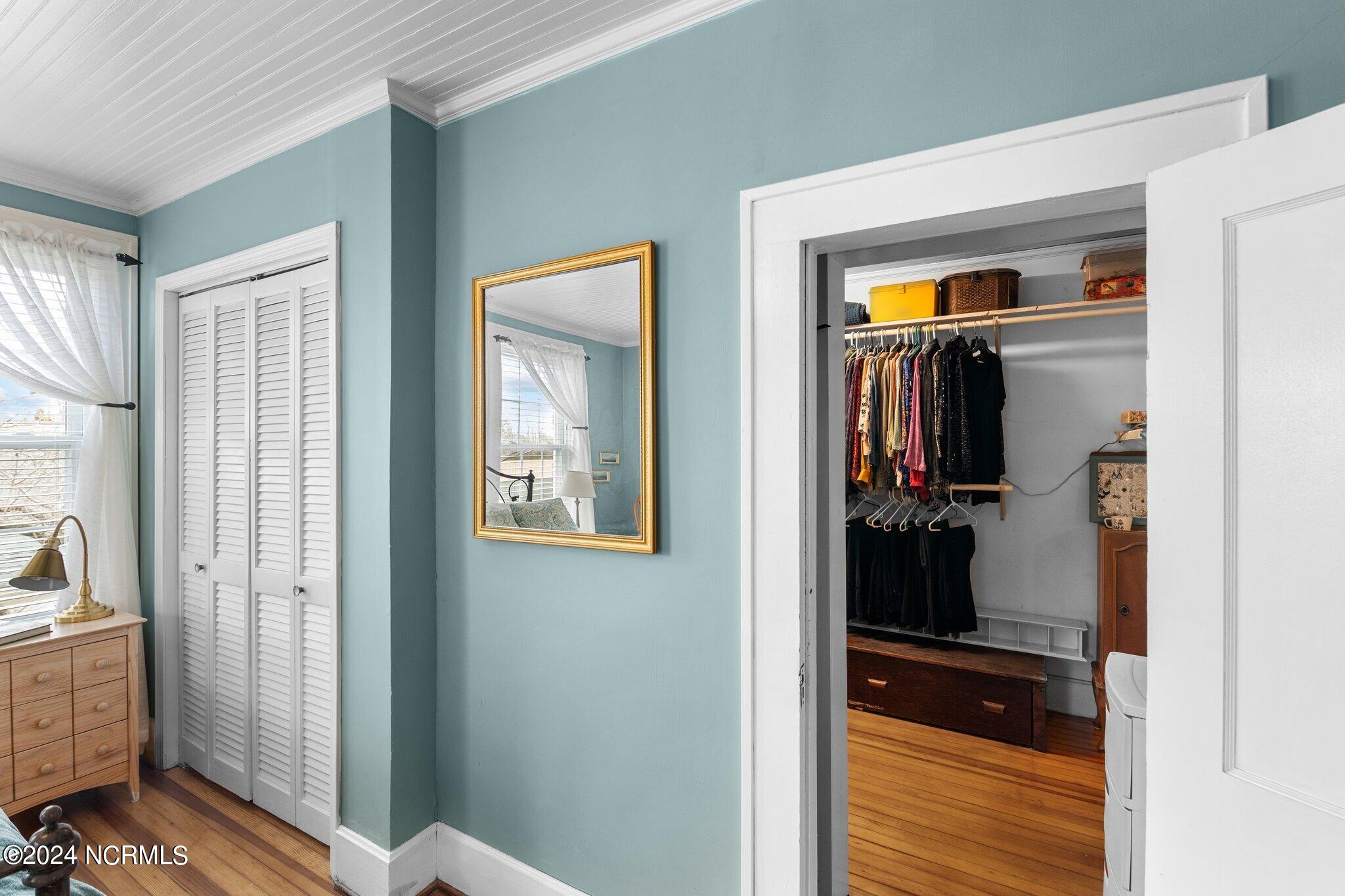 608 College Street Property Photo 31