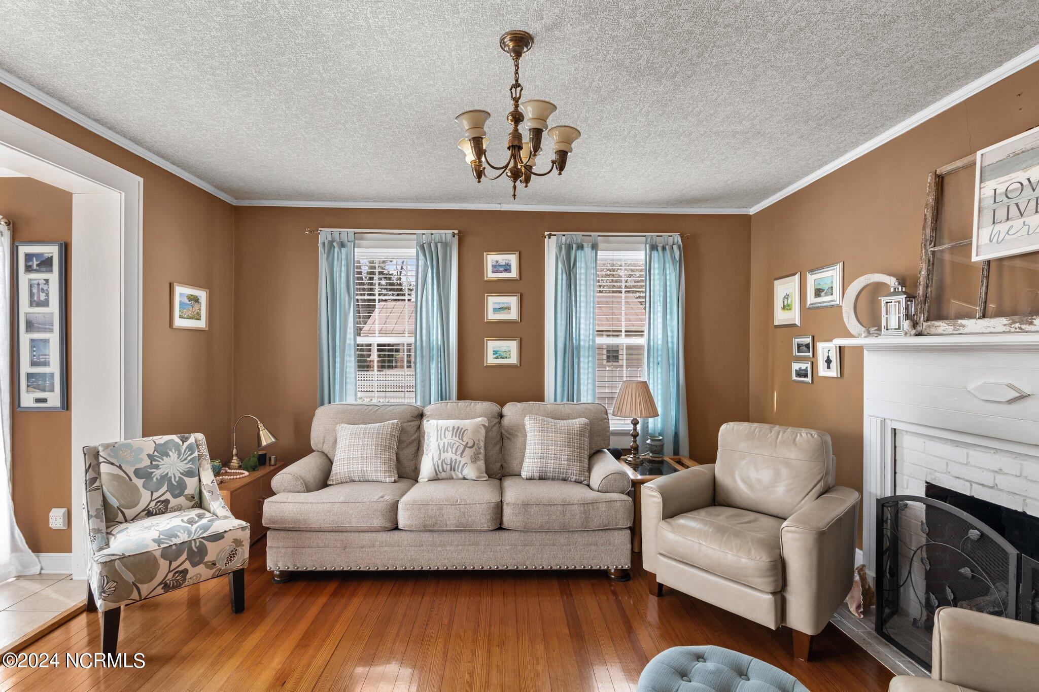 608 College Street Property Photo 40