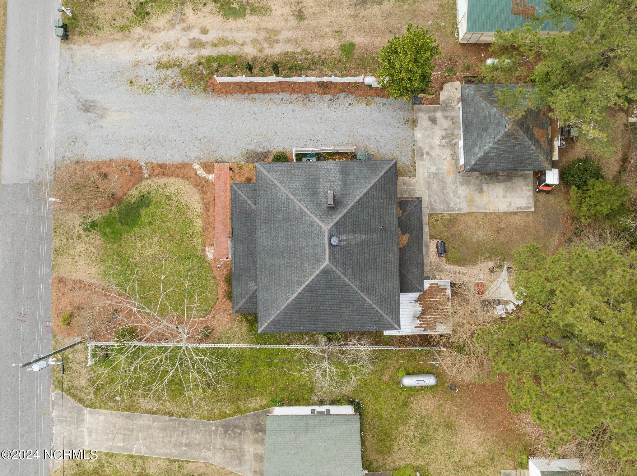 608 College Street Property Photo 44