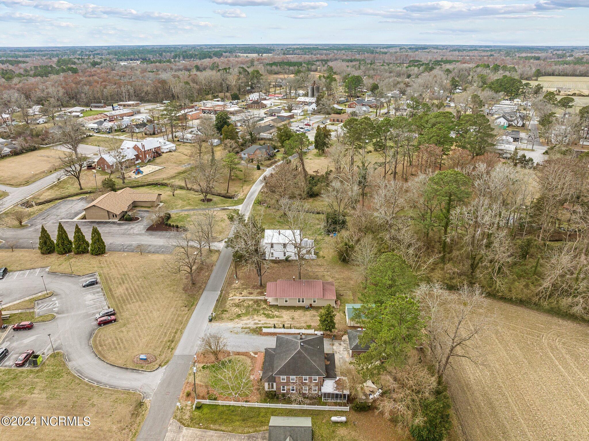 608 College Street Property Photo 45