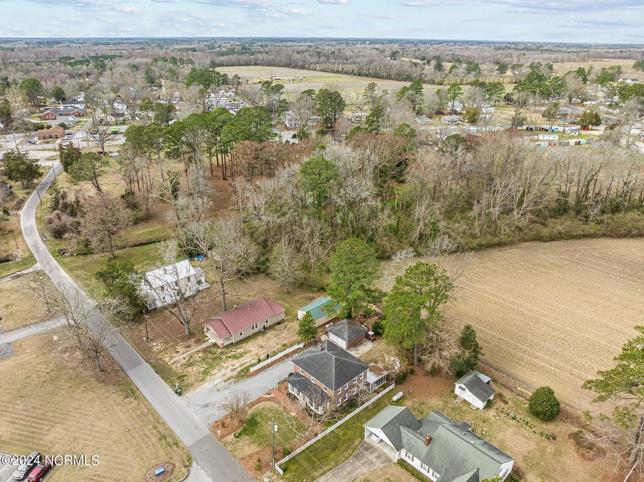 608 College Street Property Photo 46