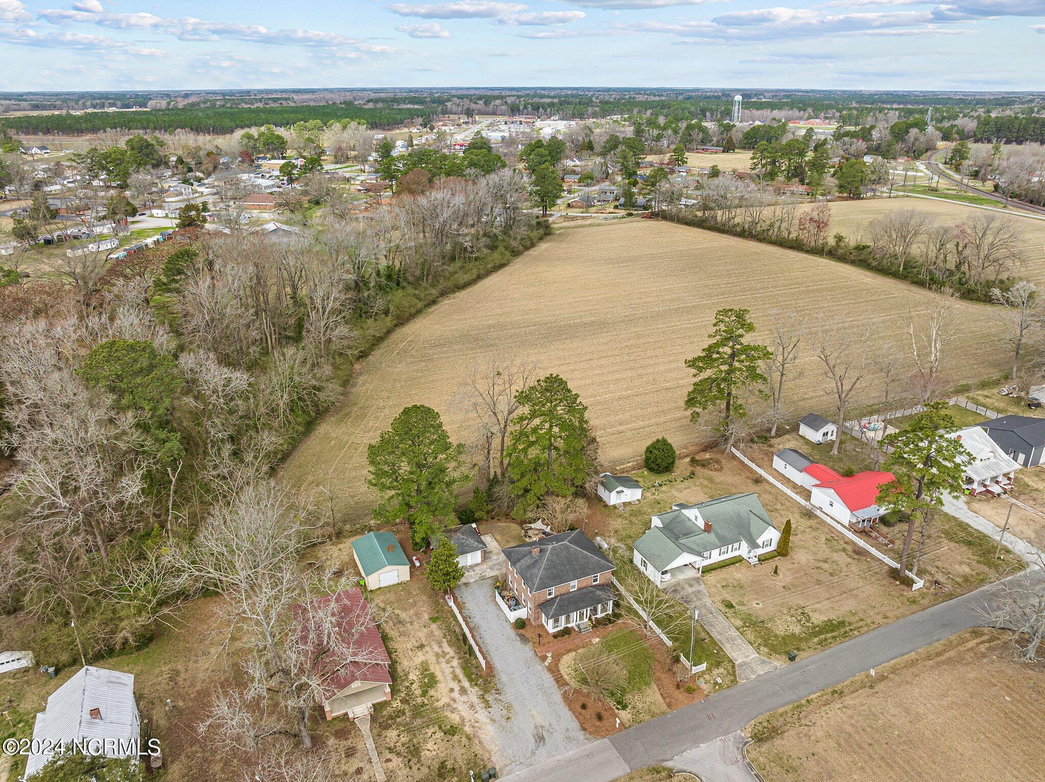608 College Street Property Photo 47