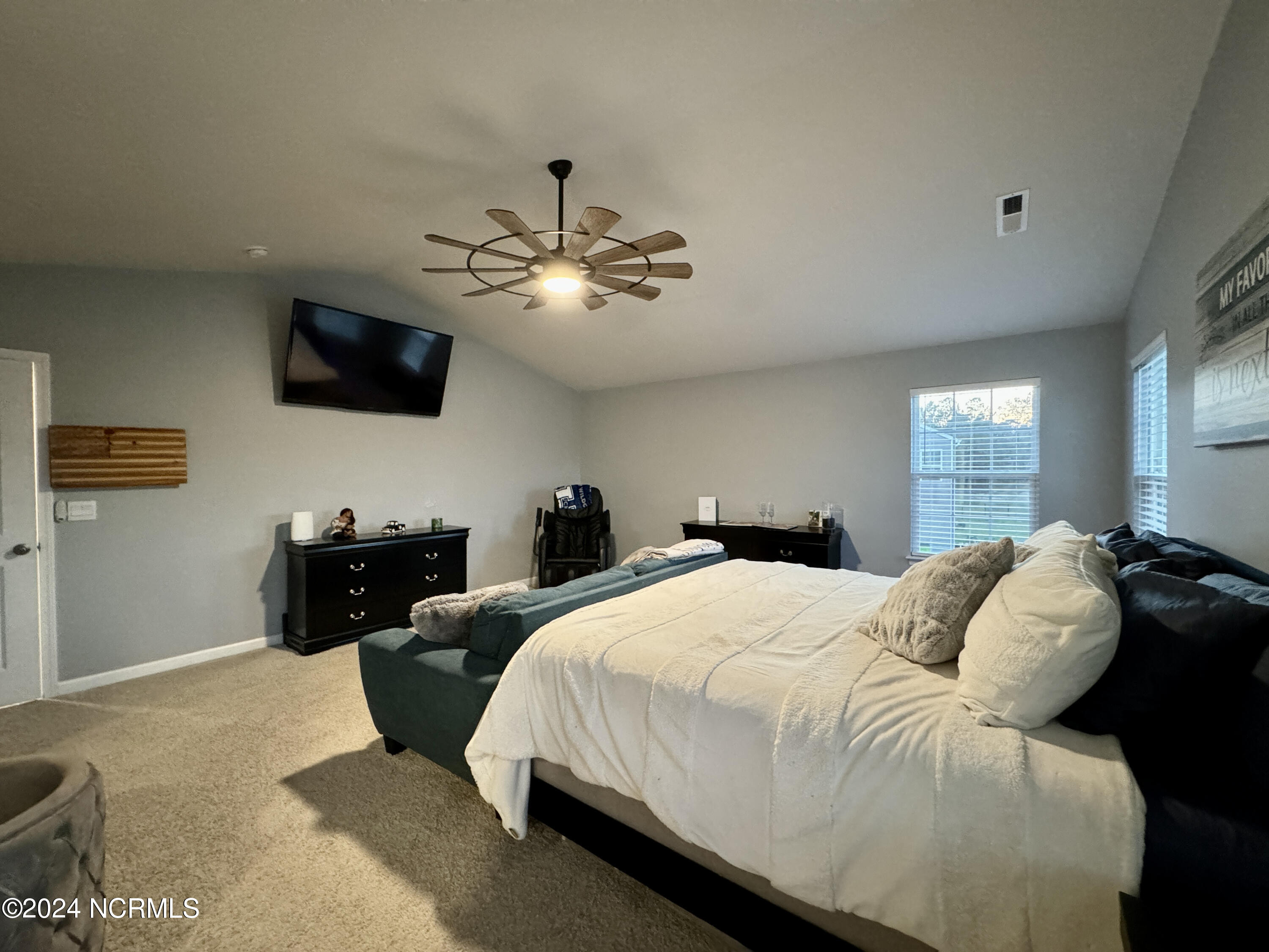 108 Featherstone Lane Property Photo 28
