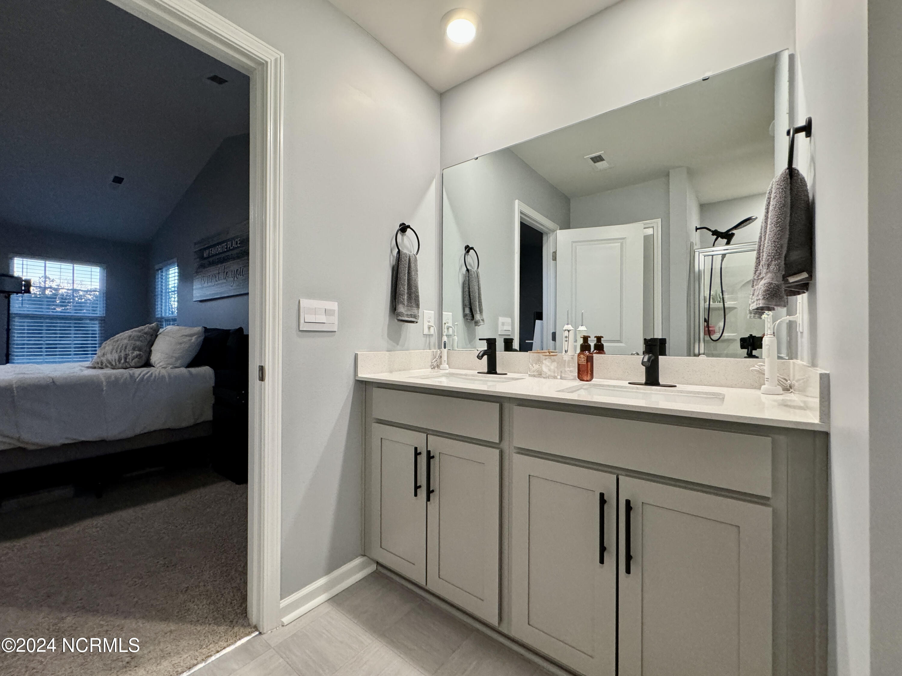 108 Featherstone Lane Property Photo 34