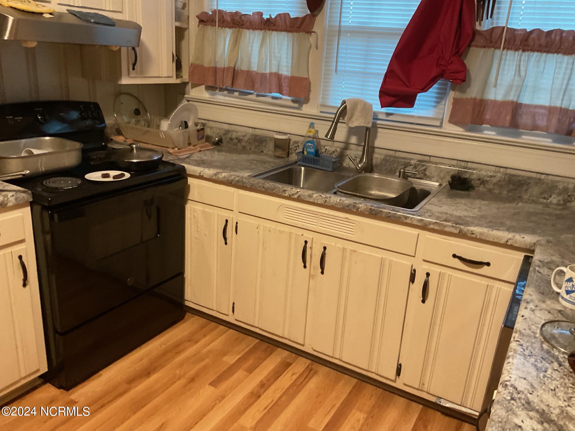 3313 S Church Street Property Photo 2