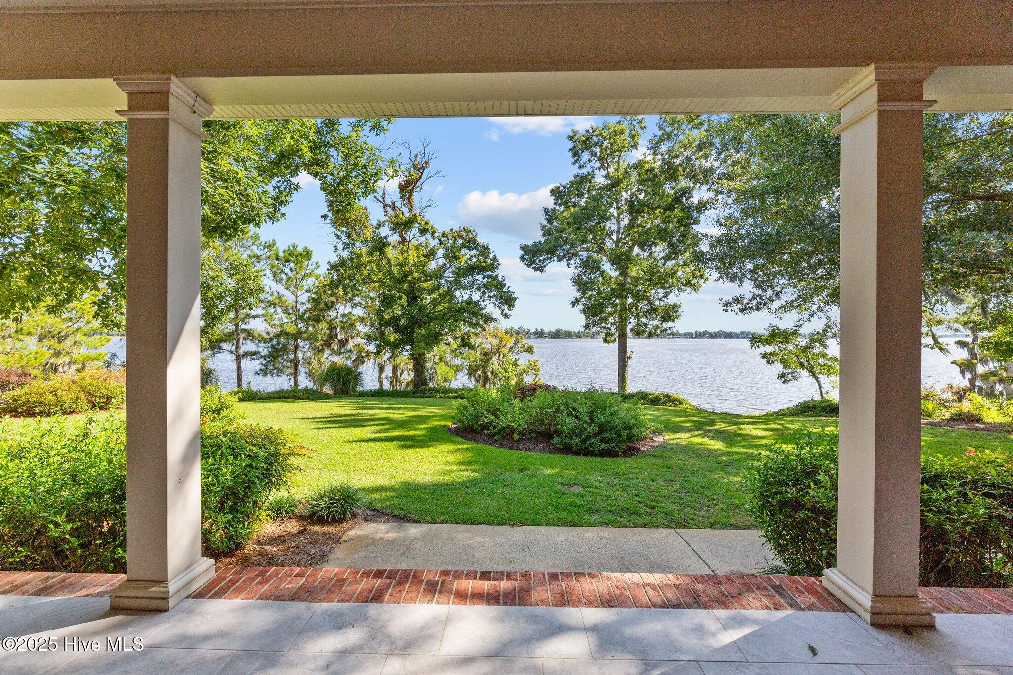 207 Pamlico Lane Property Photo 5