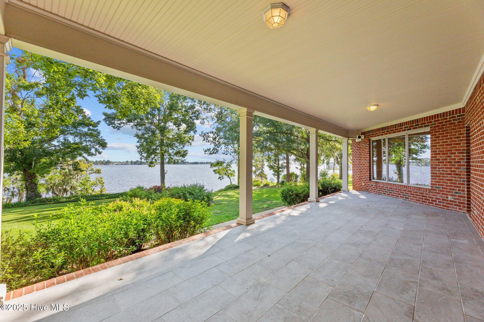 207 Pamlico Lane Property Photo 6