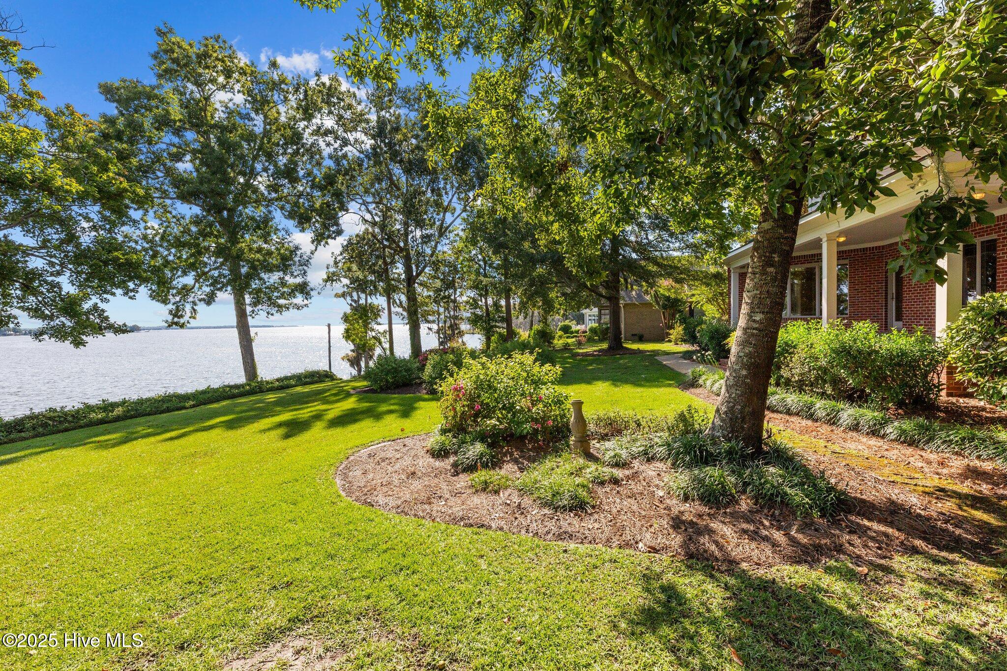 207 Pamlico Lane Property Photo 9