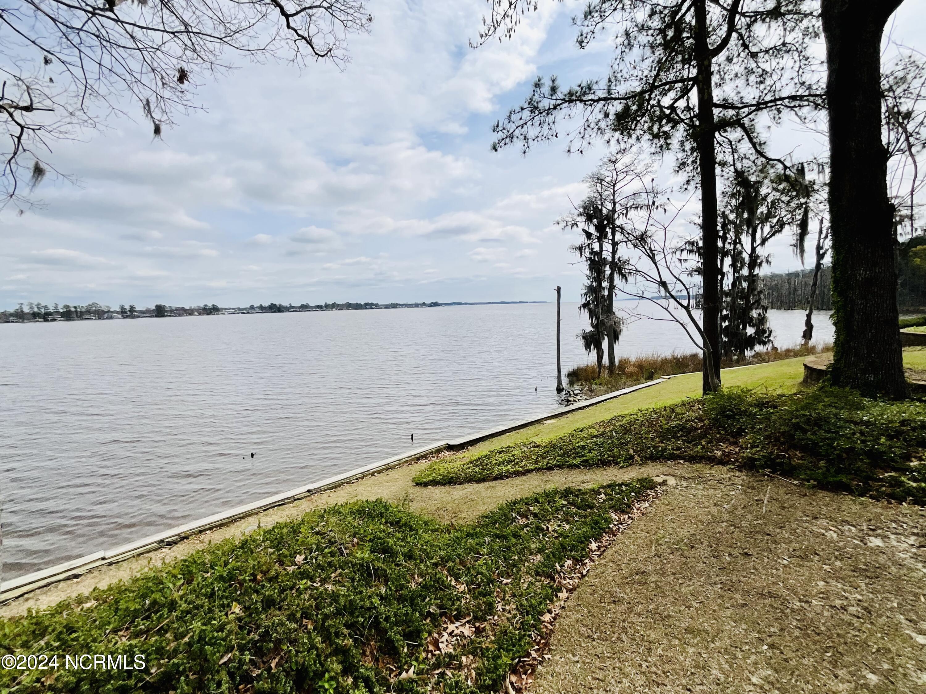 207 Pamlico Lane Property Photo 12