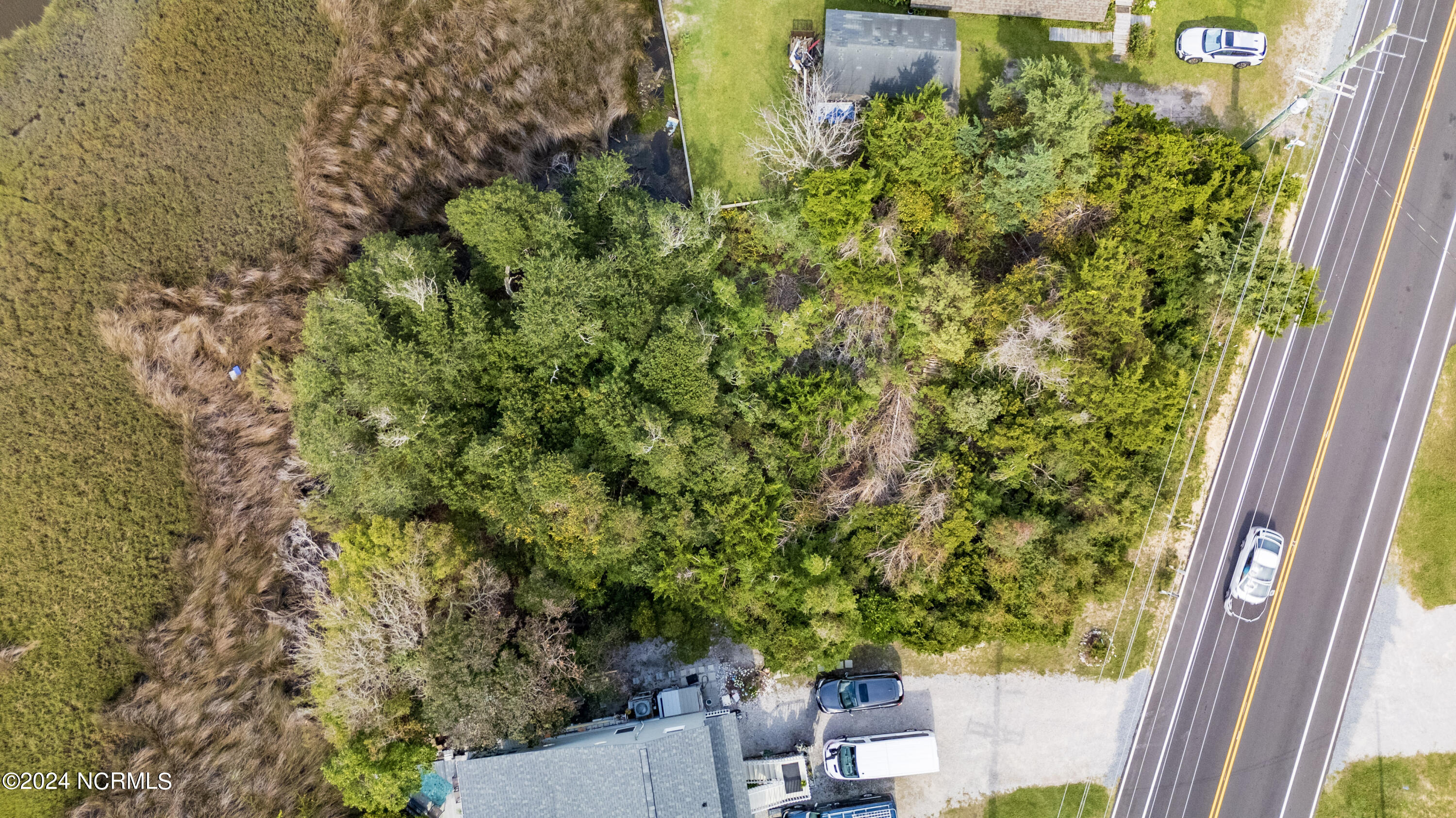817 S Topsail Drive Property Photo 7
