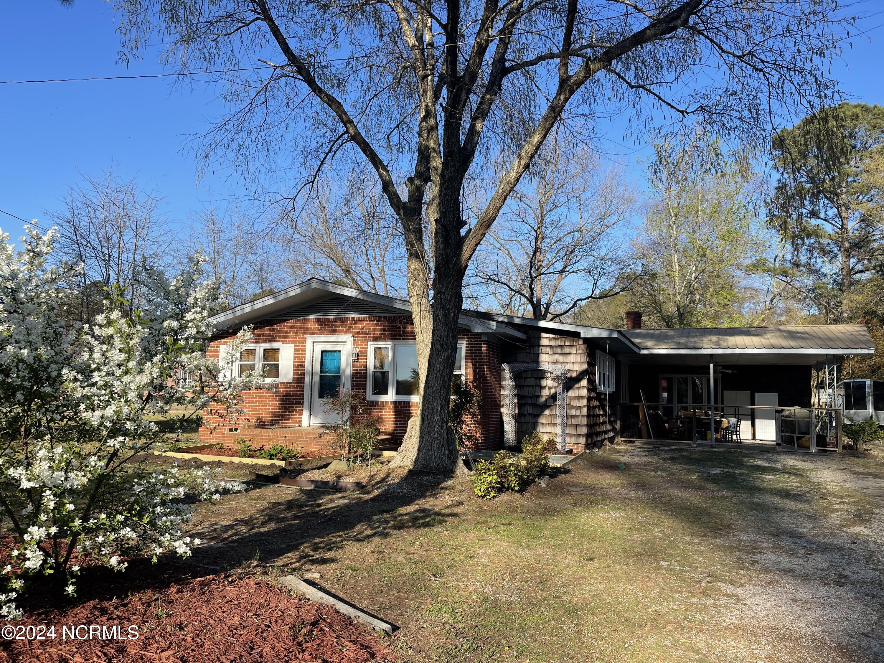 2450 Us 421 Property Photo 1