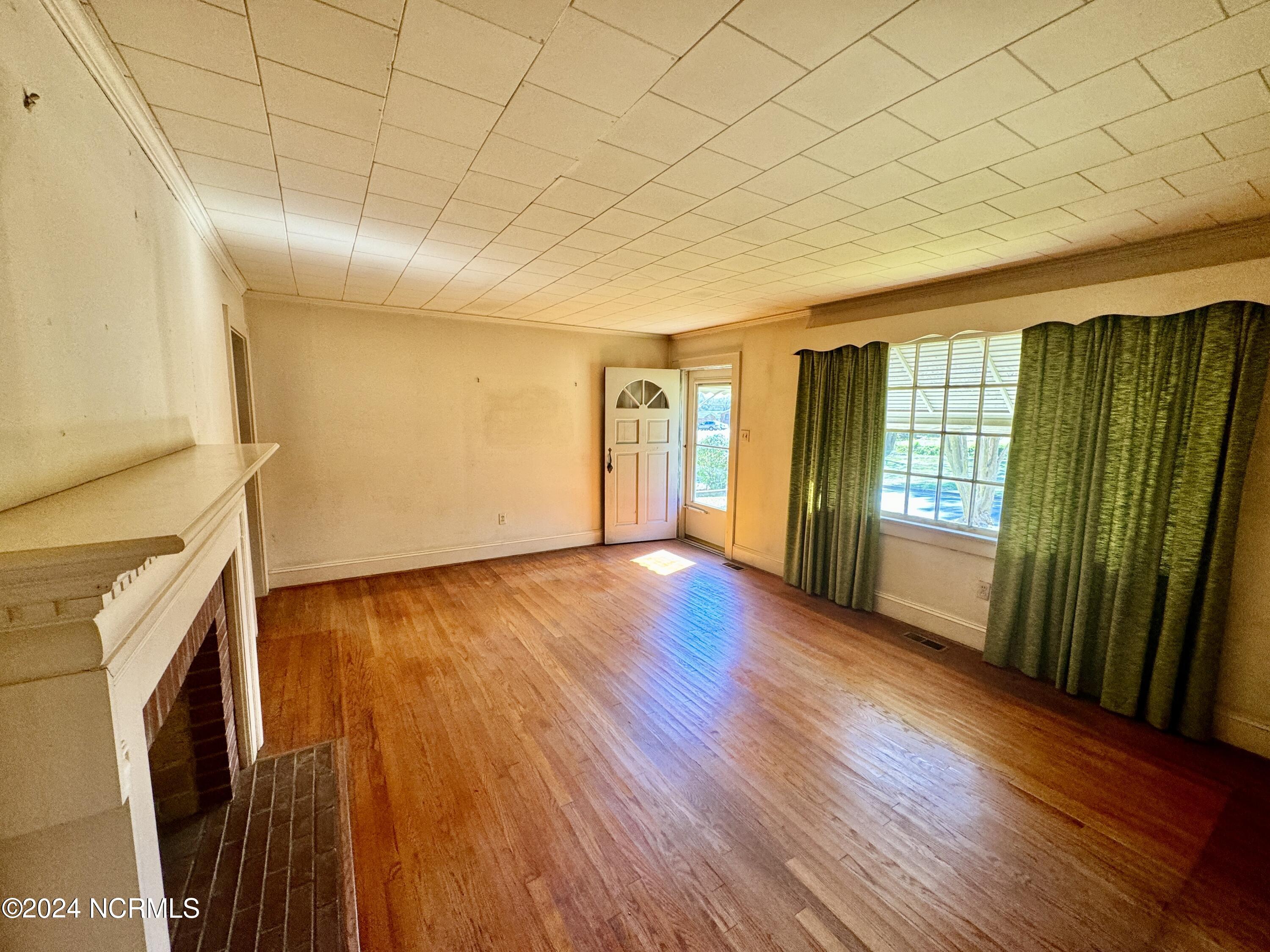 402 Halifax Street Property Photo 4