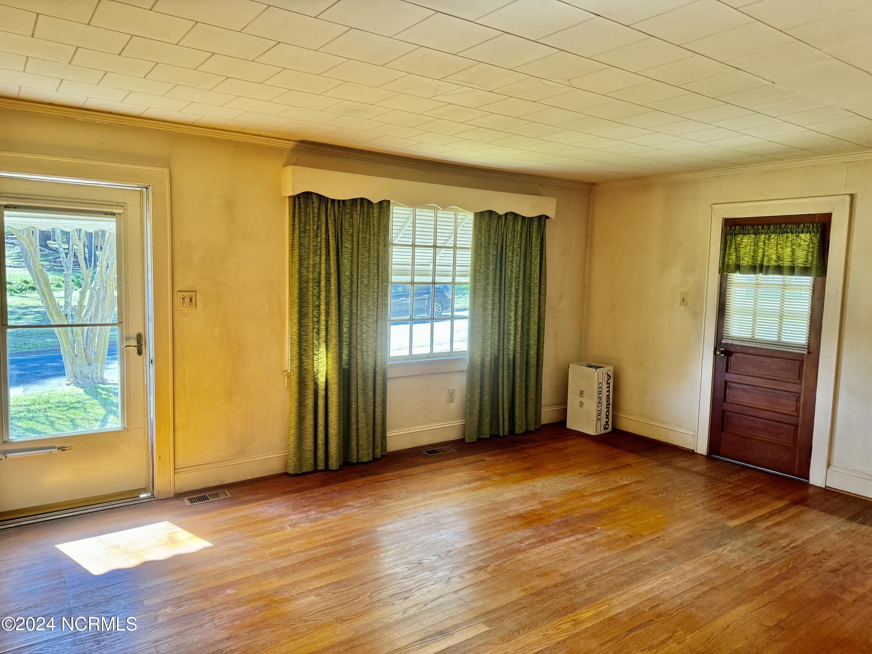 402 Halifax Street Property Photo 5