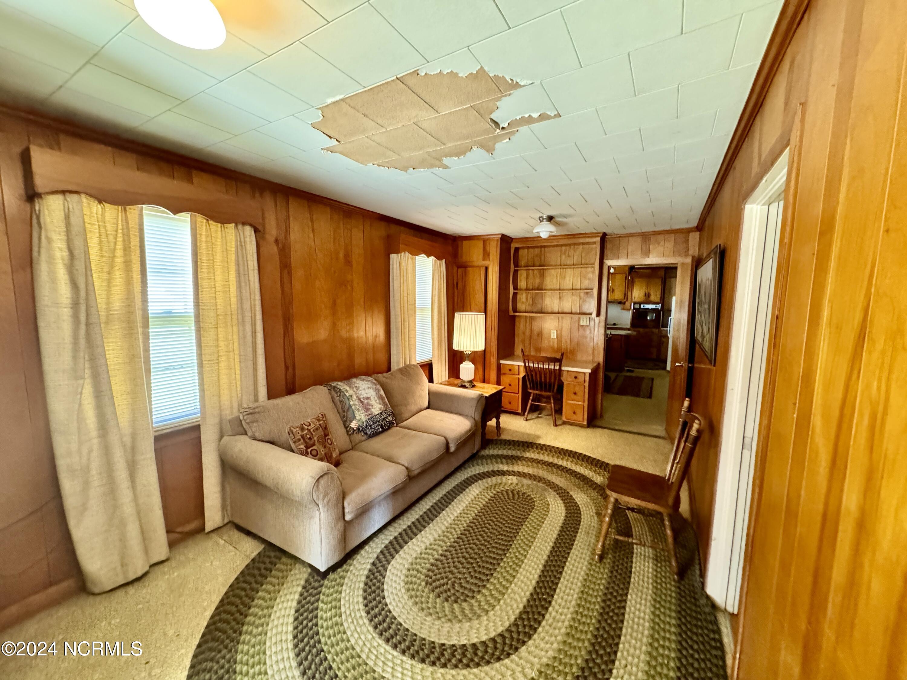 402 Halifax Street Property Photo 6