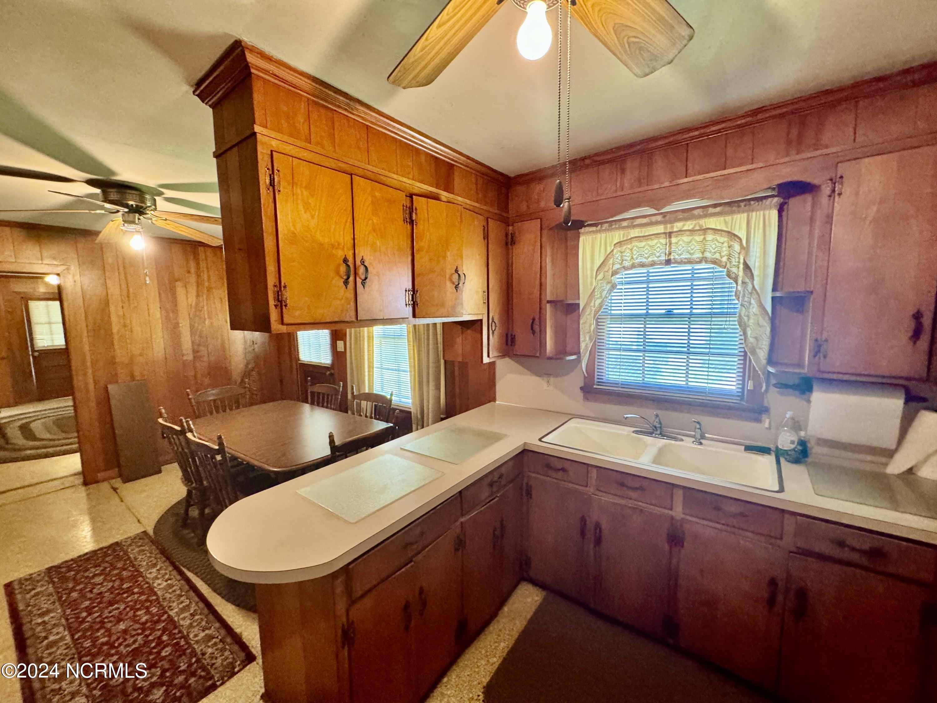 402 Halifax Street Property Photo 15