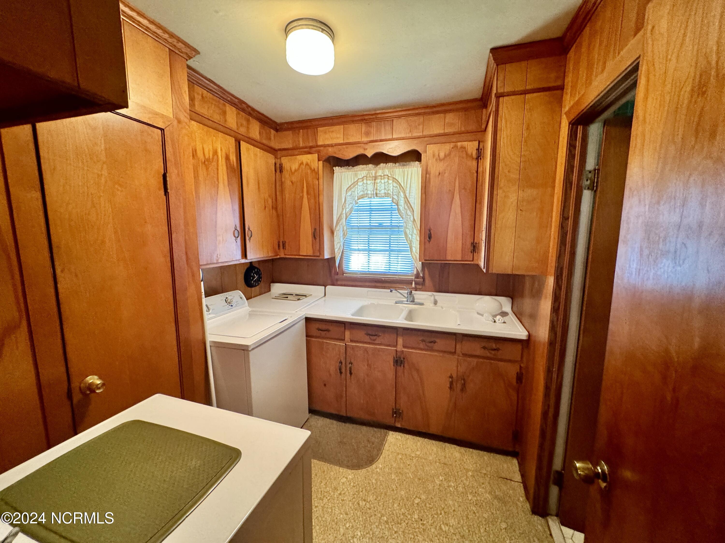 402 Halifax Street Property Photo 16
