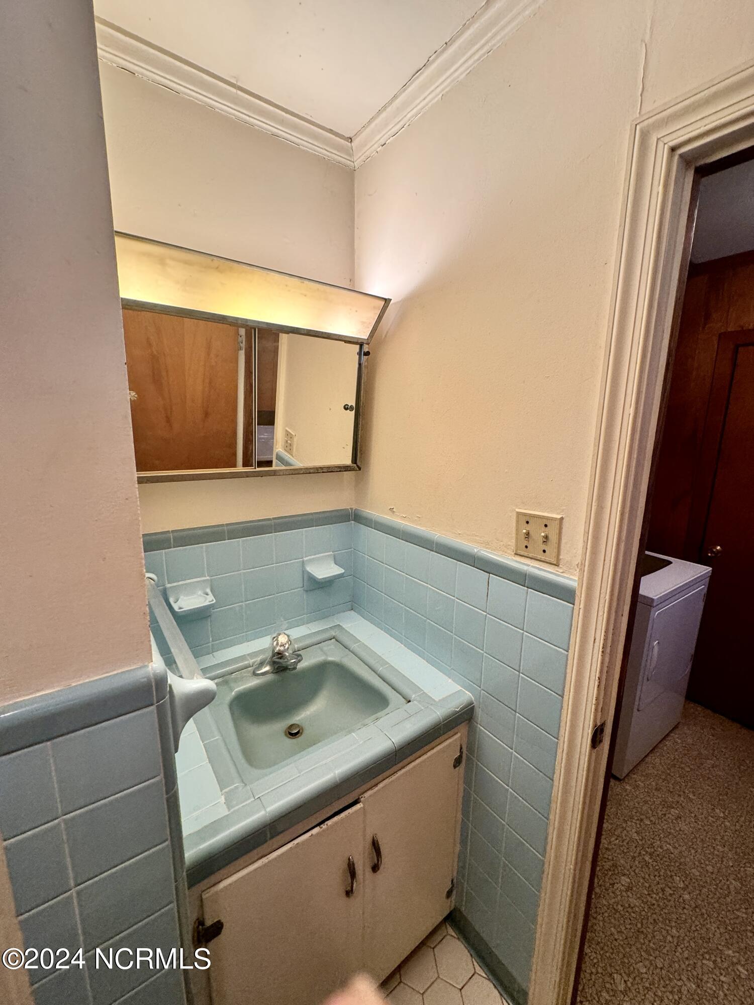 402 Halifax Street Property Photo 22