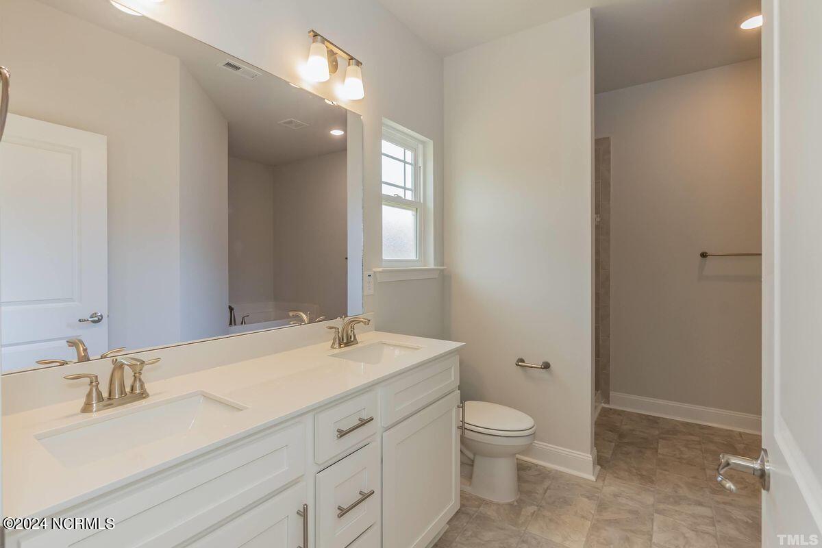 118 Firethorn Circle Property Photo 15