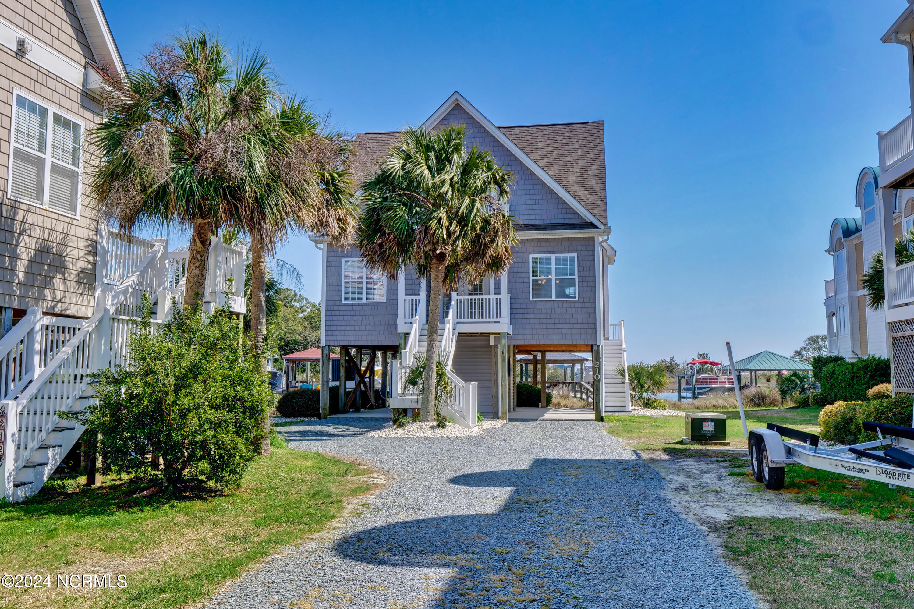 210 Sea Manor Drive Property Photo 4