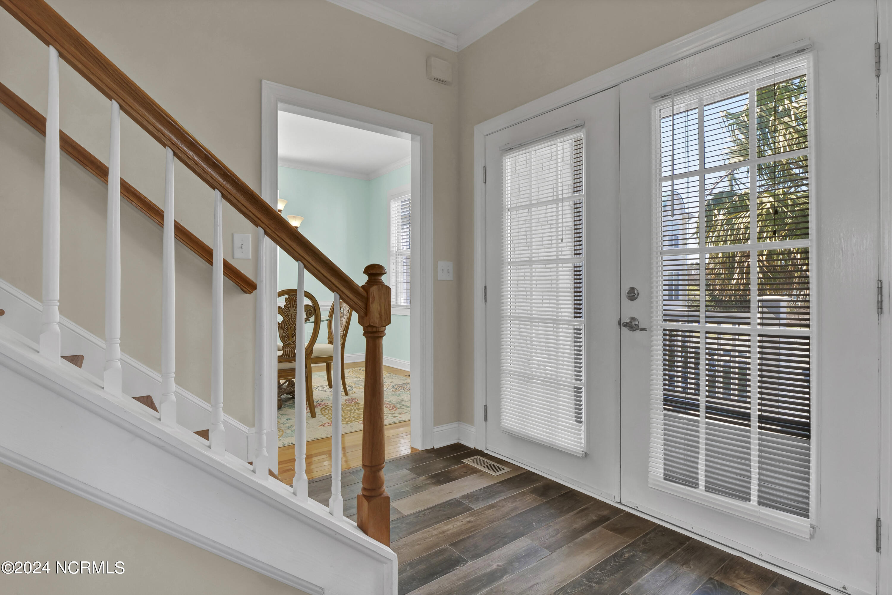 210 Sea Manor Drive Property Photo 7