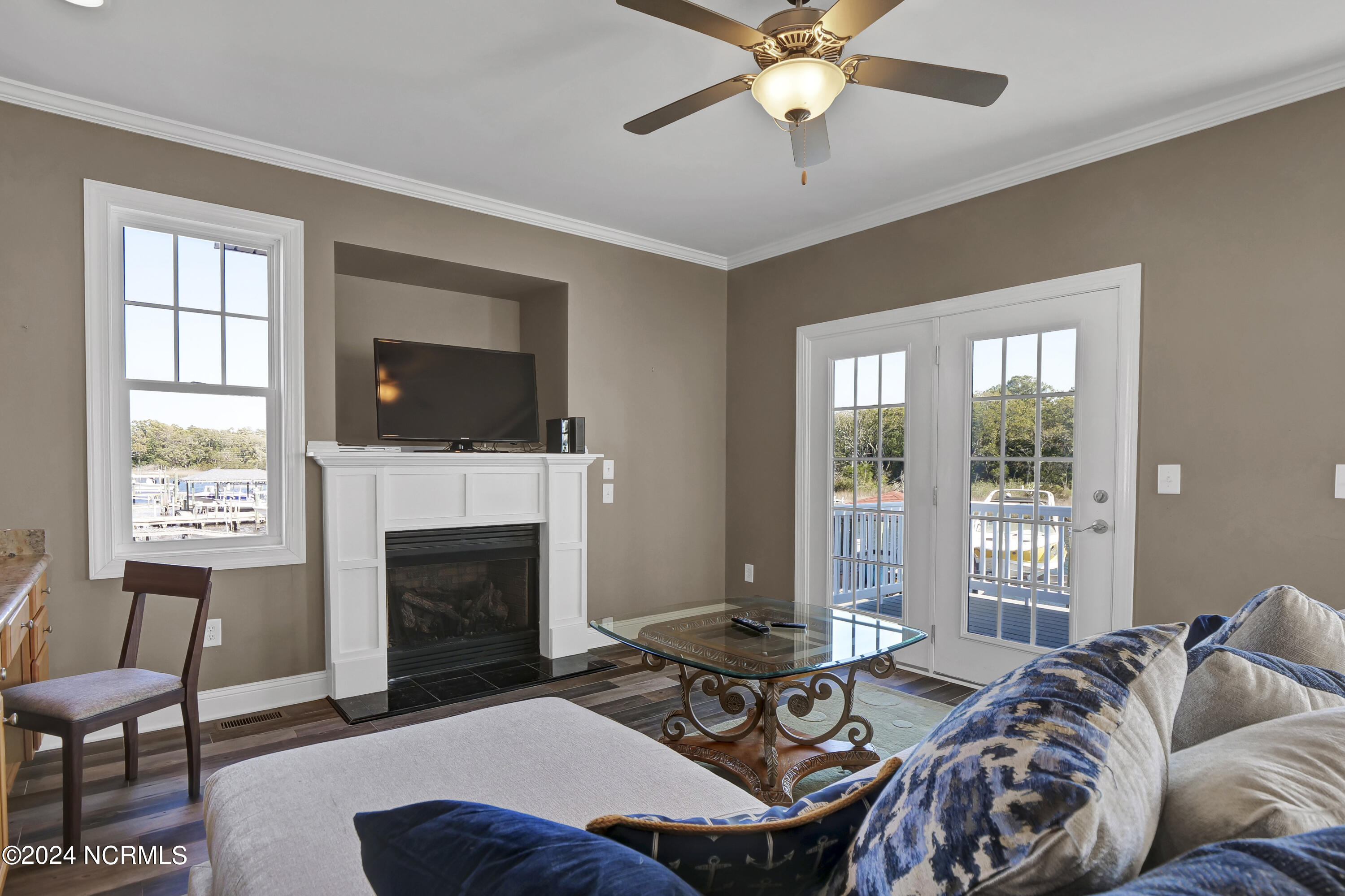 210 Sea Manor Drive Property Photo 8