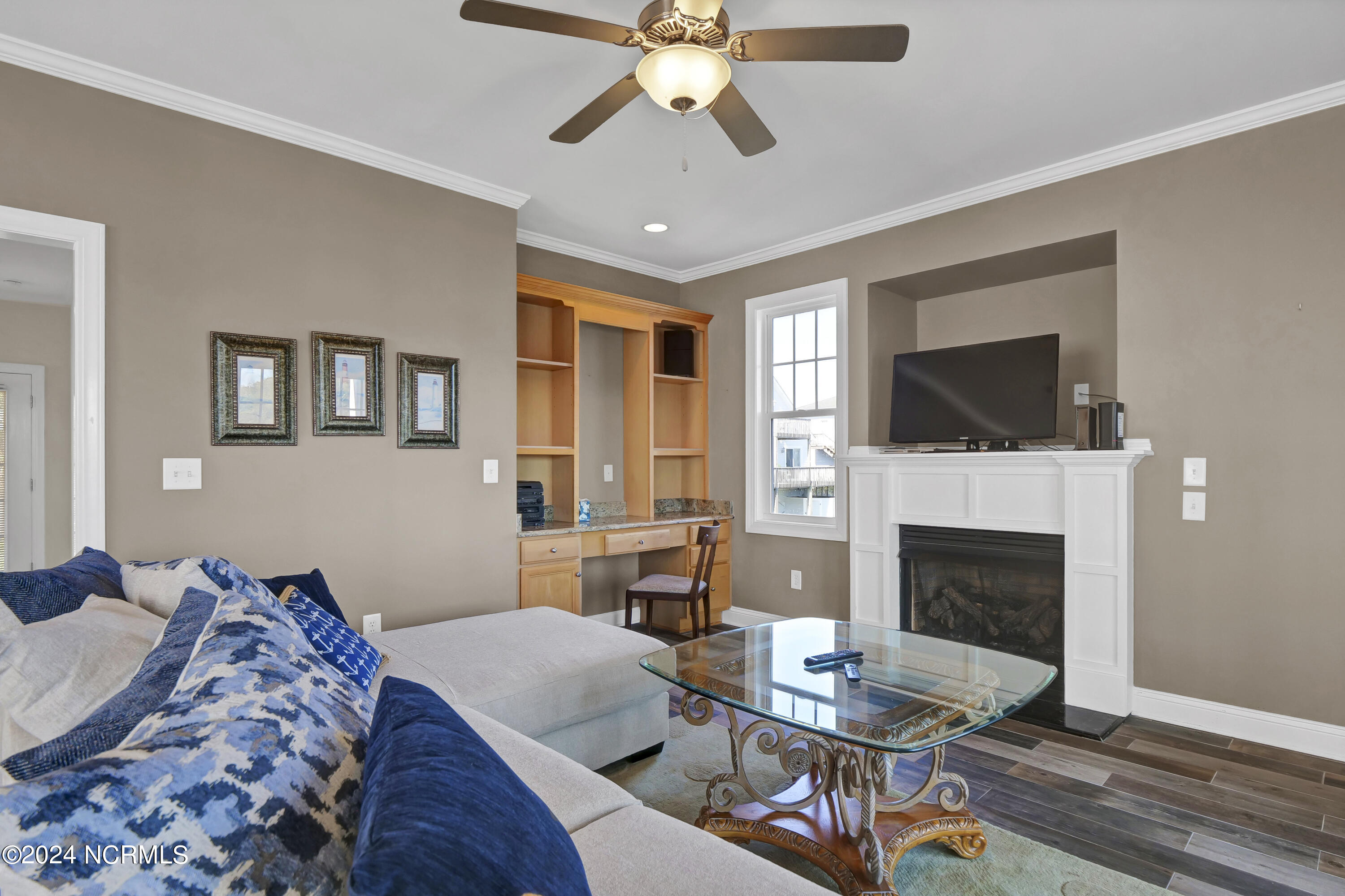 210 Sea Manor Drive Property Photo 9