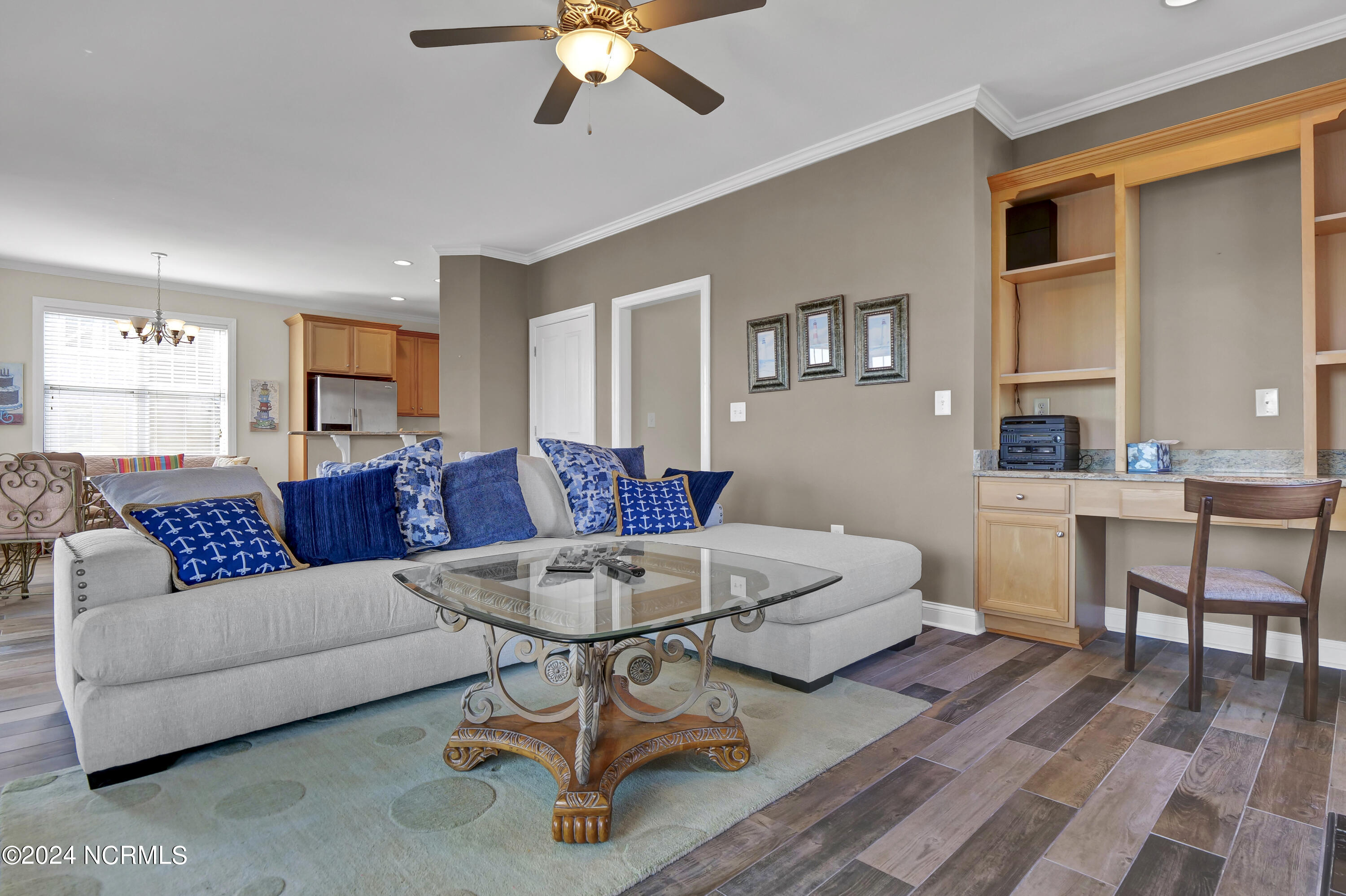 210 Sea Manor Drive Property Photo 10