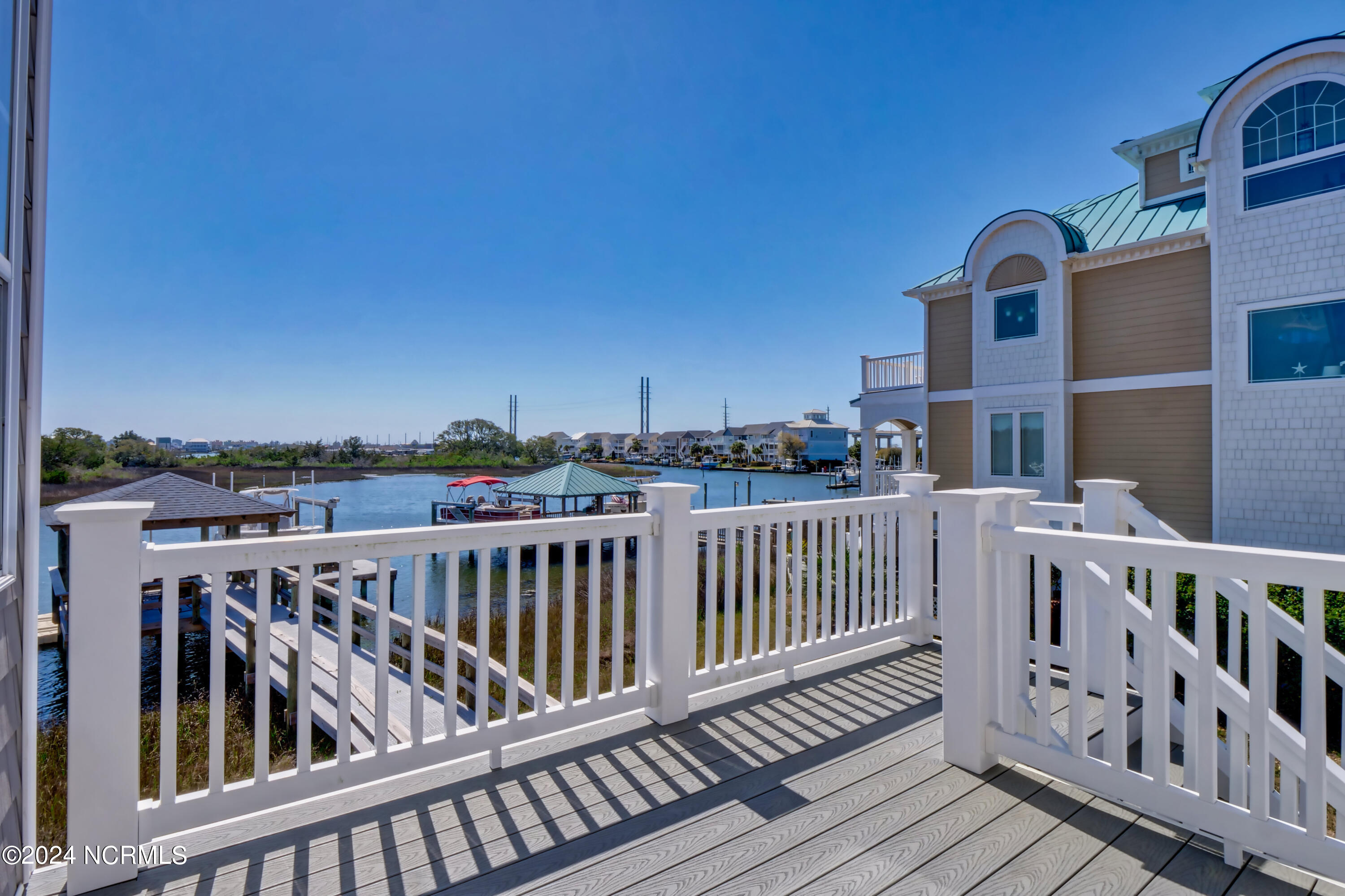 210 Sea Manor Drive Property Photo 15