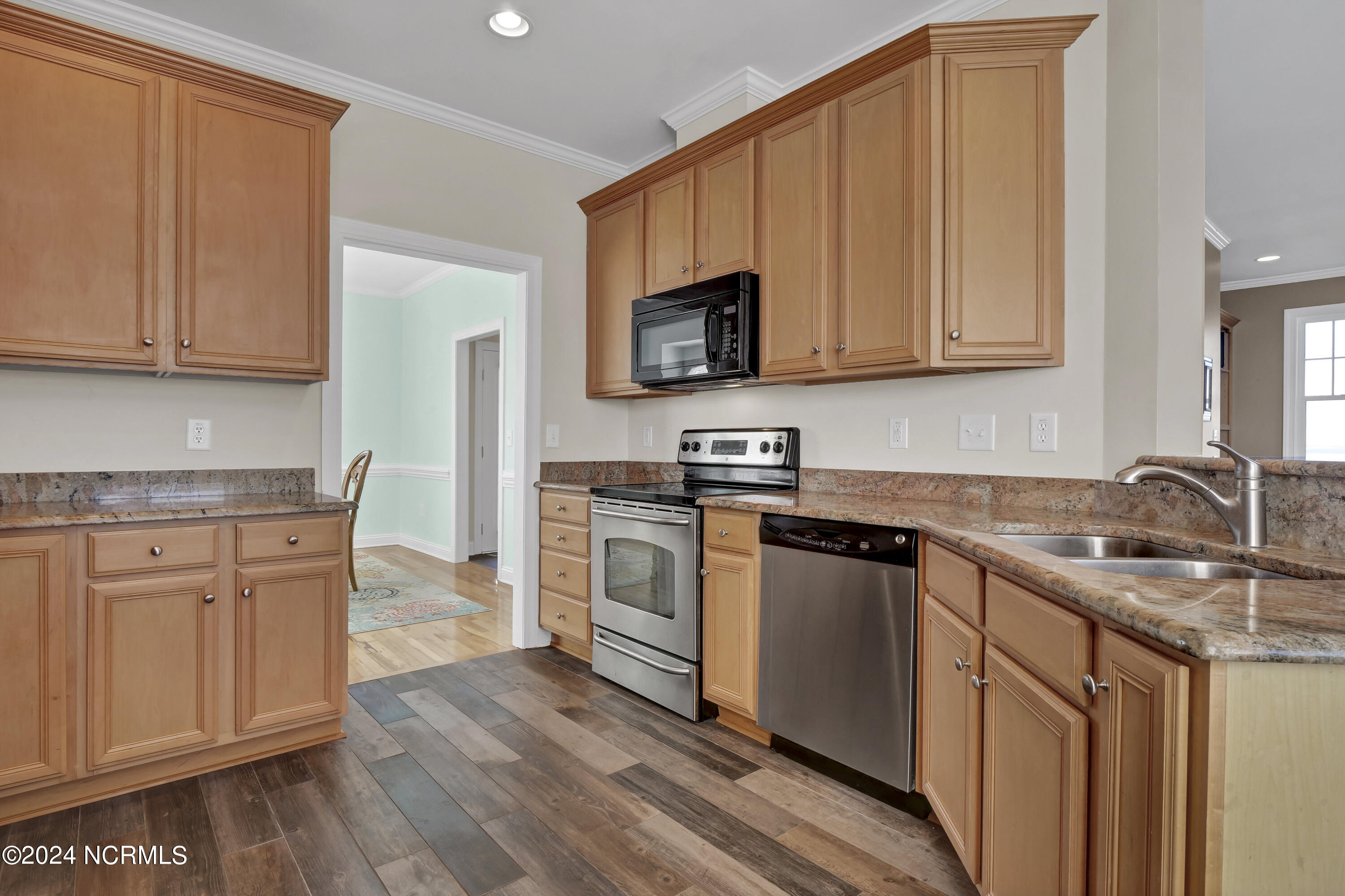 210 Sea Manor Drive Property Photo 22