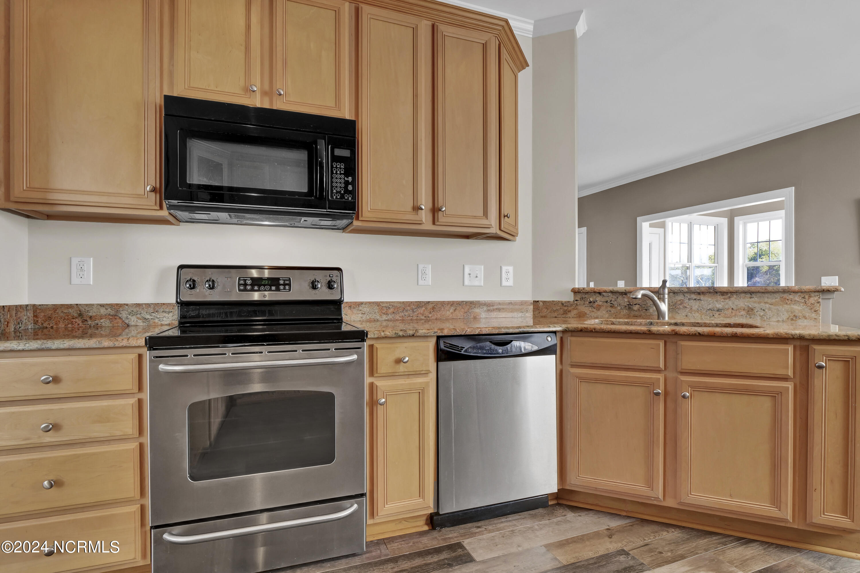 210 Sea Manor Drive Property Photo 23