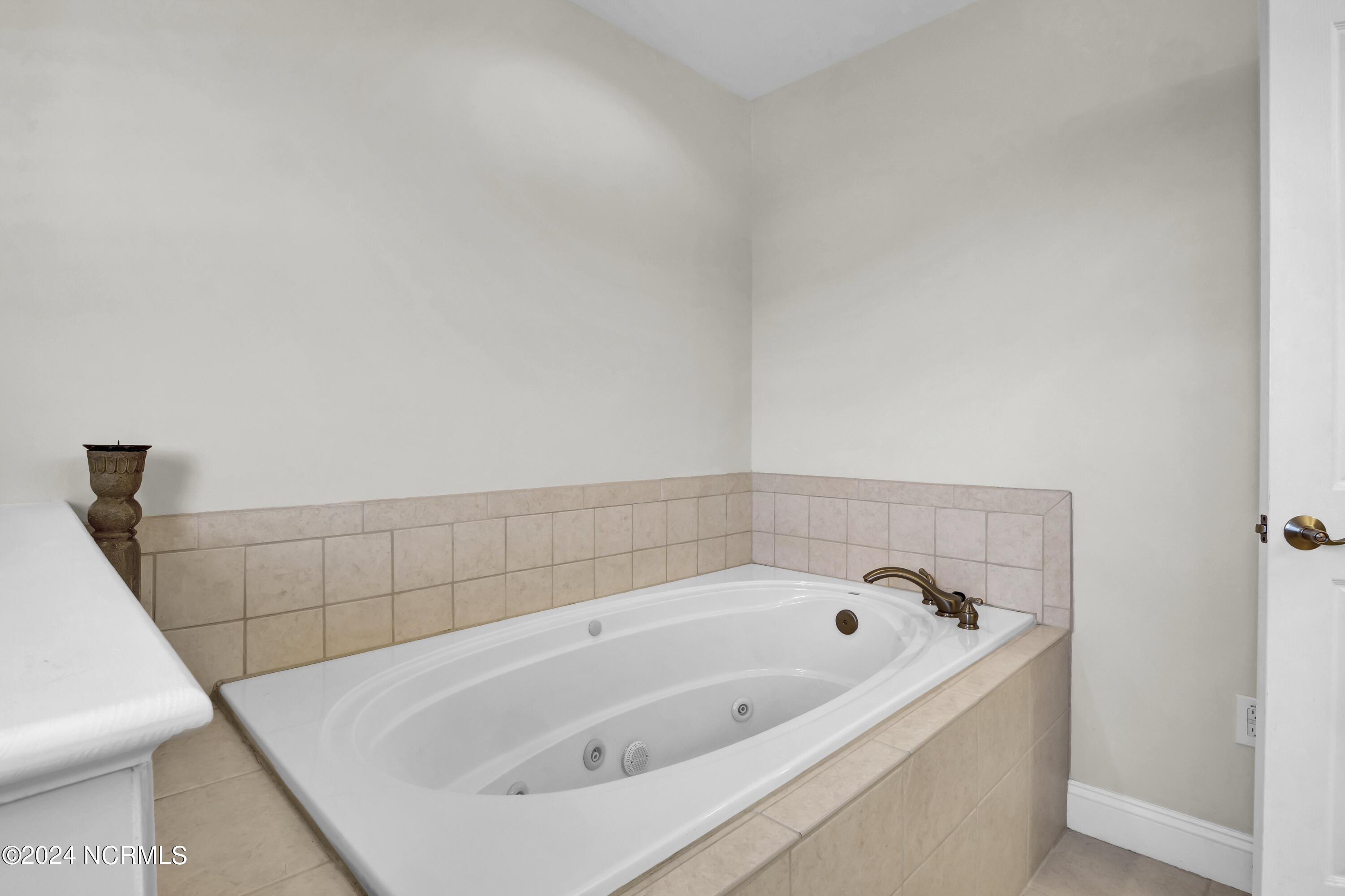 210 Sea Manor Drive Property Photo 39
