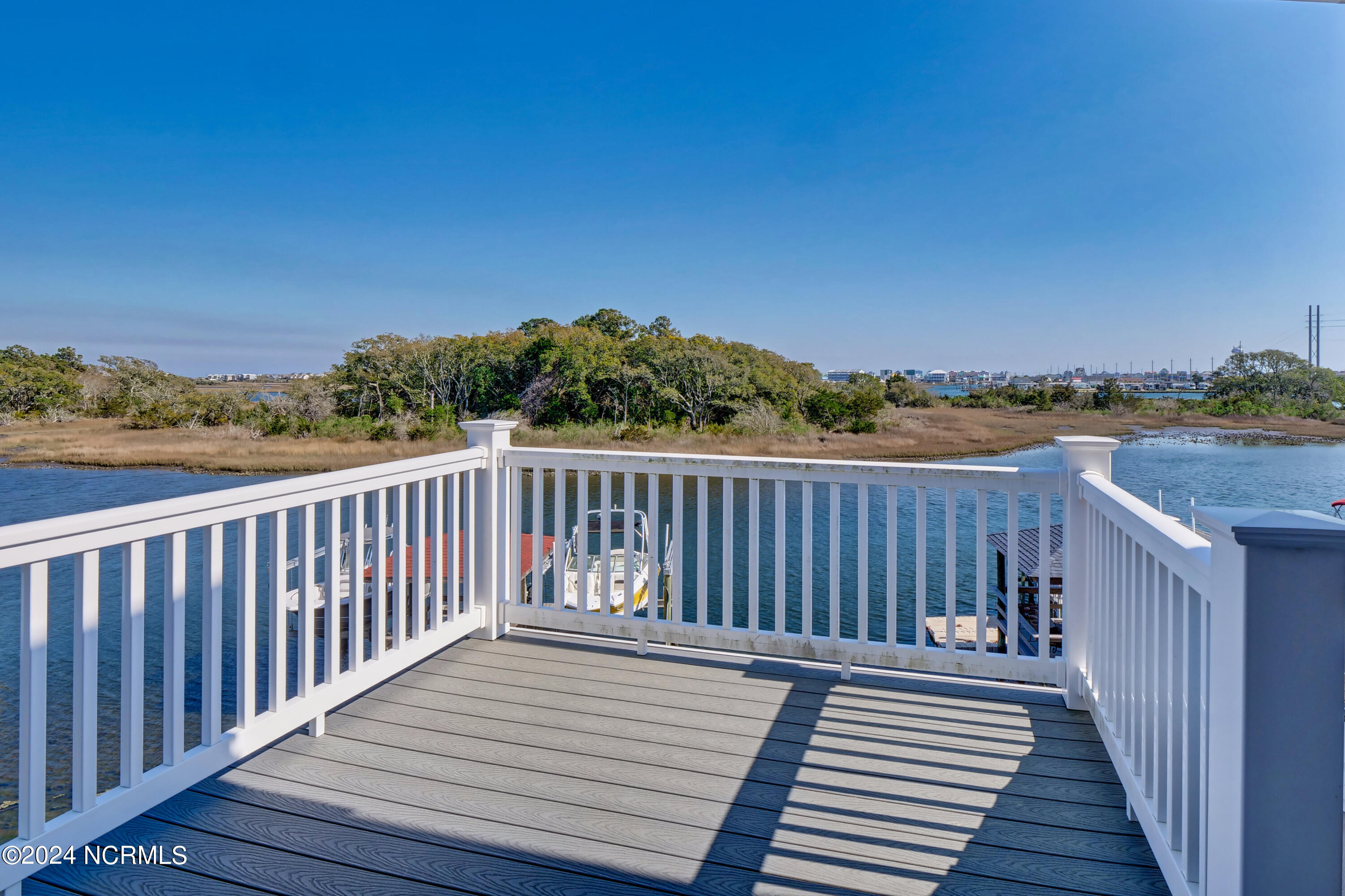 210 Sea Manor Drive Property Photo 40