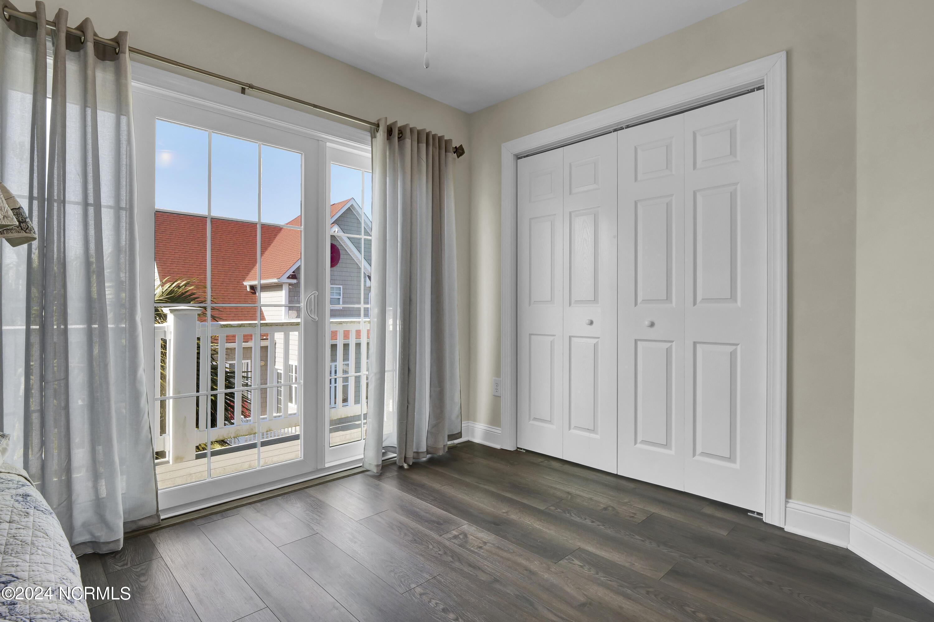 210 Sea Manor Drive Property Photo 49